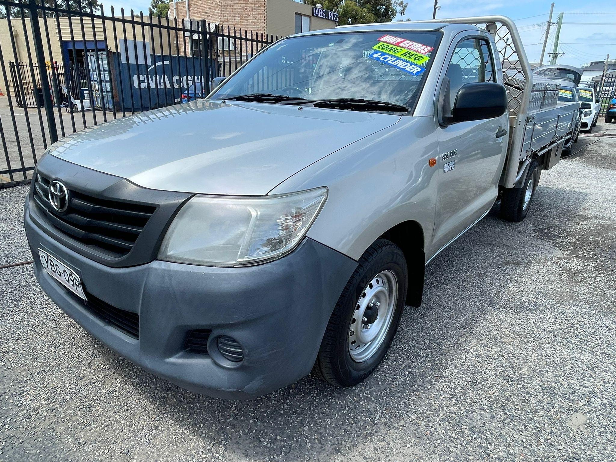 TOYOTA HILUX