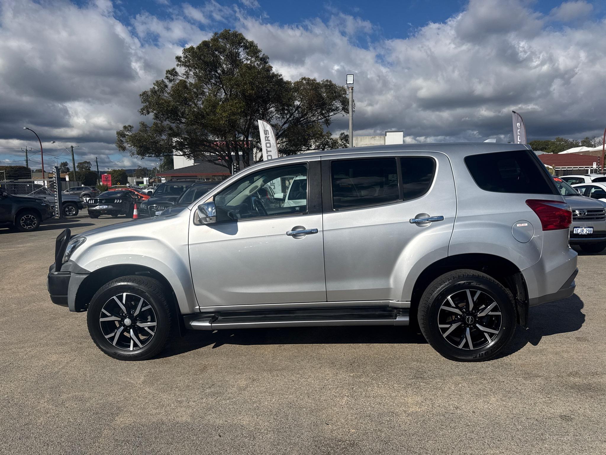 ISUZU MU-X