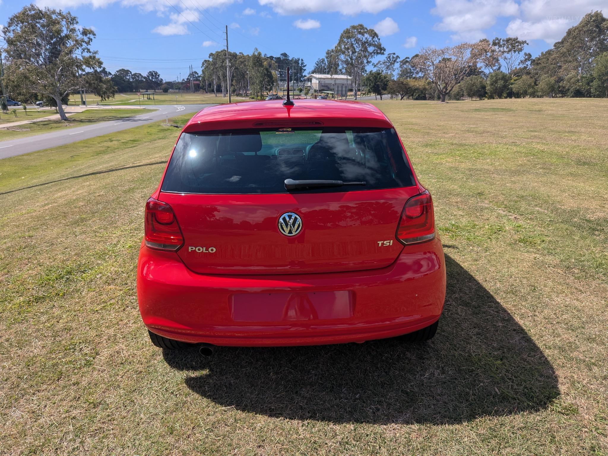 VOLKSWAGEN POLO