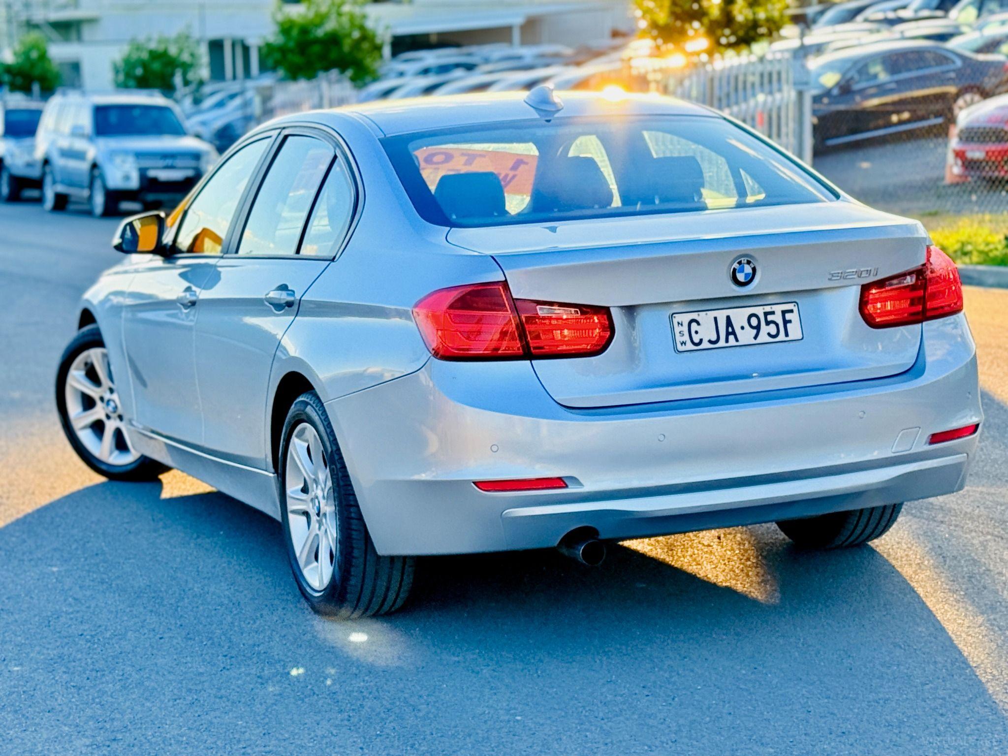 BMW 320i