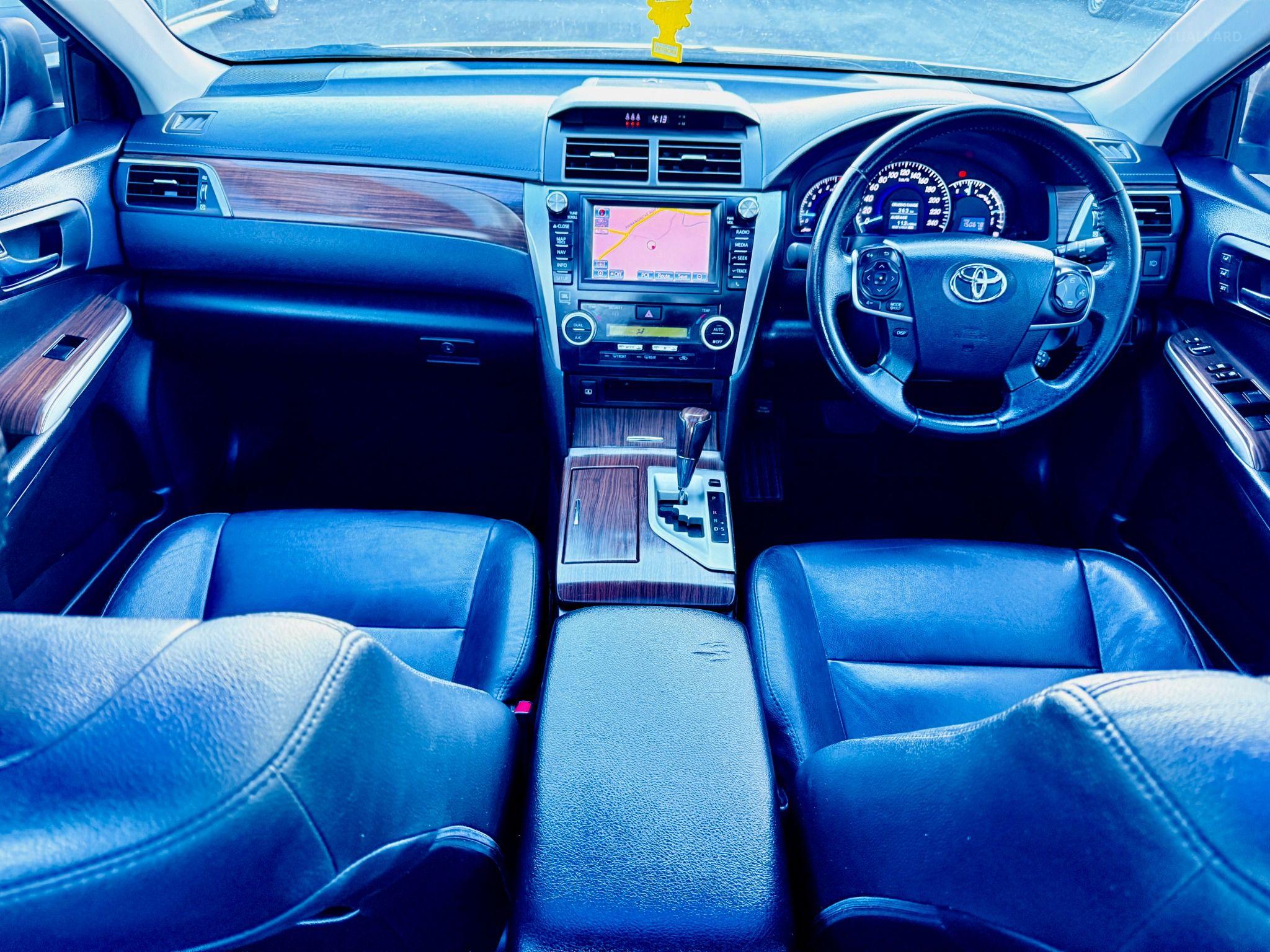 TOYOTA AURION