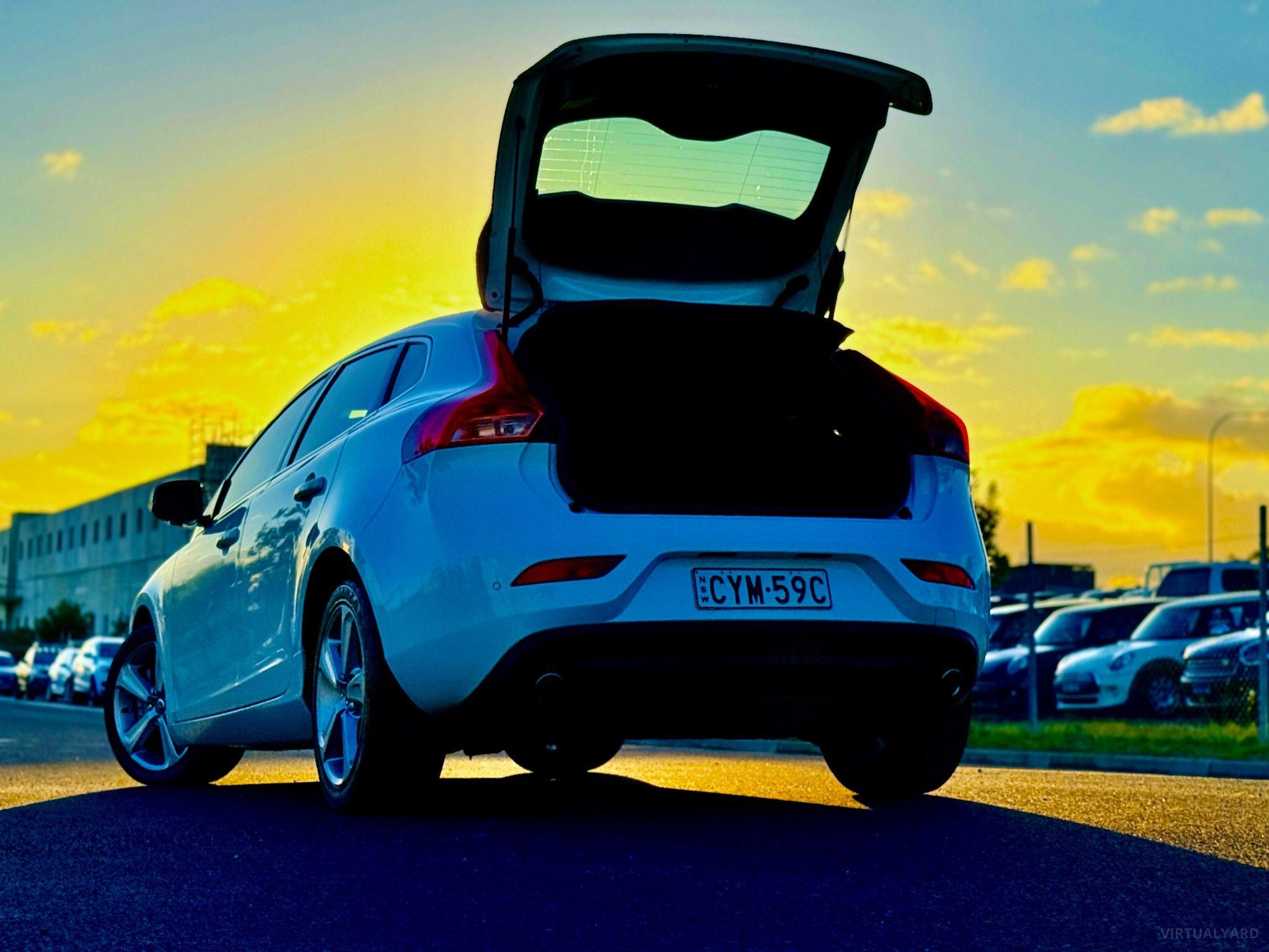 VOLVO V40