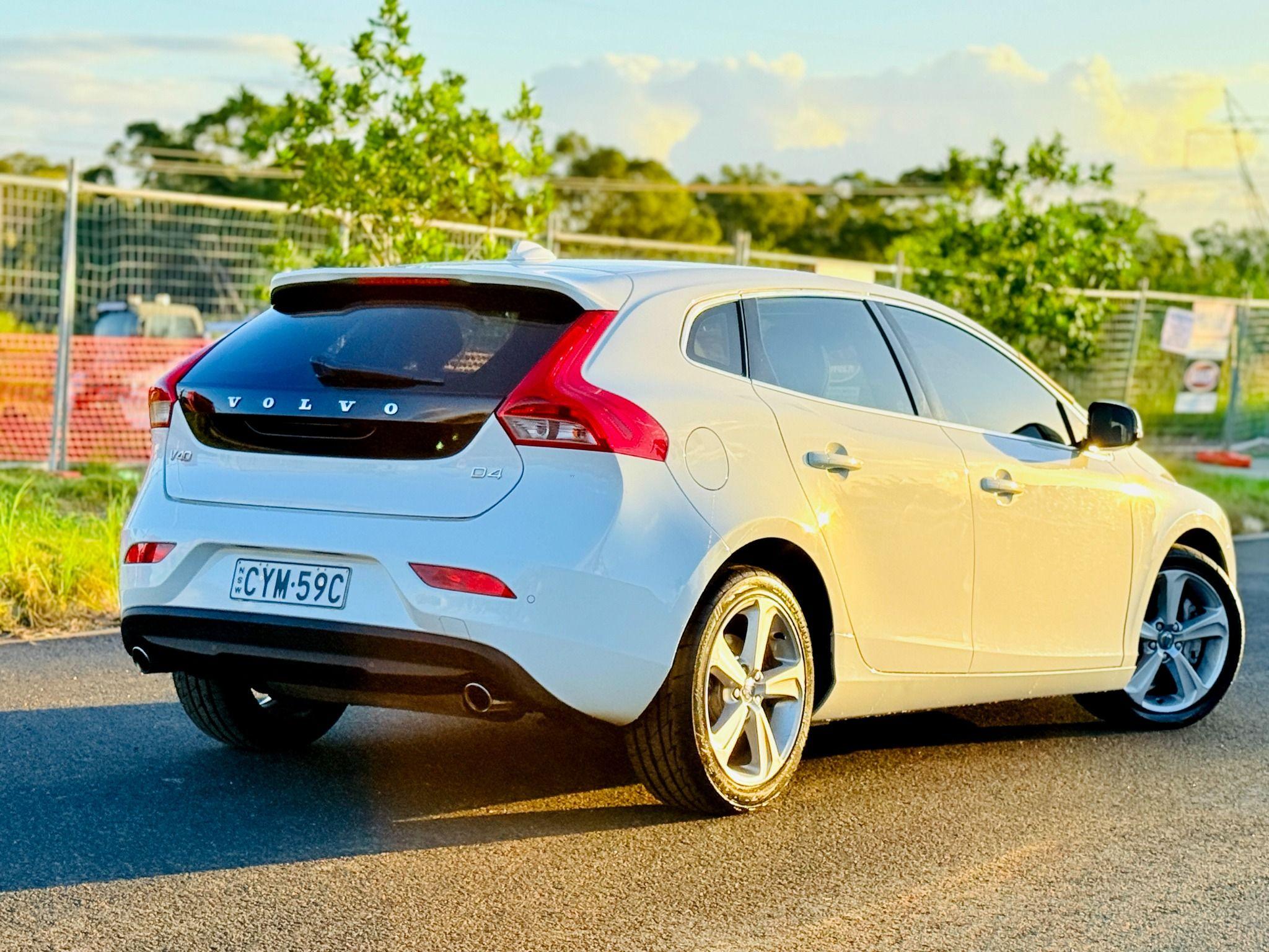 VOLVO V40