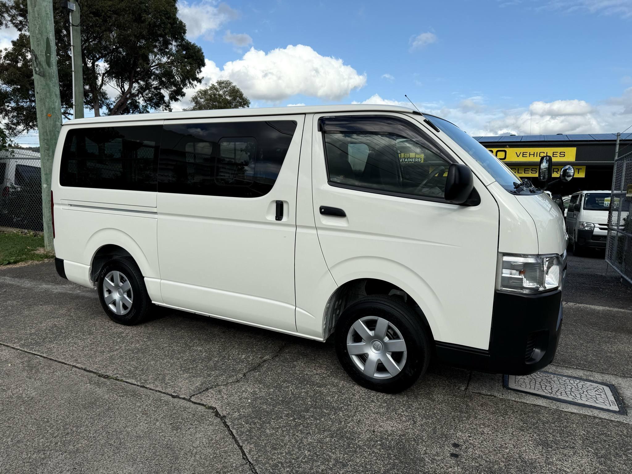 TOYOTA HIACE
