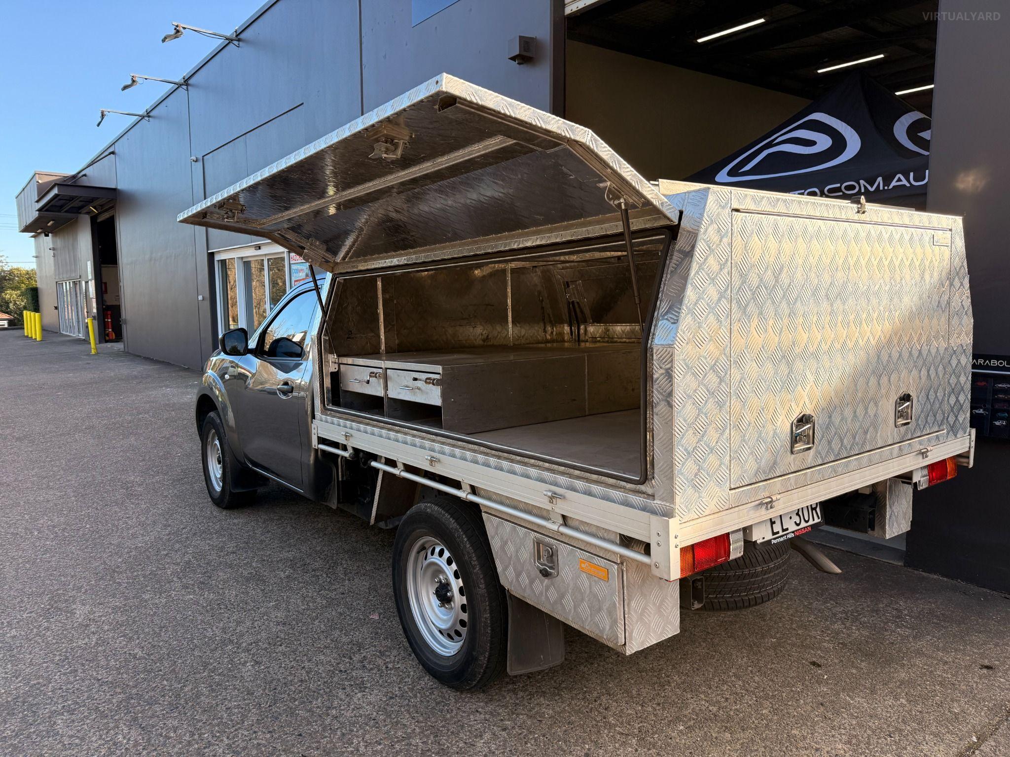 NISSAN NAVARA