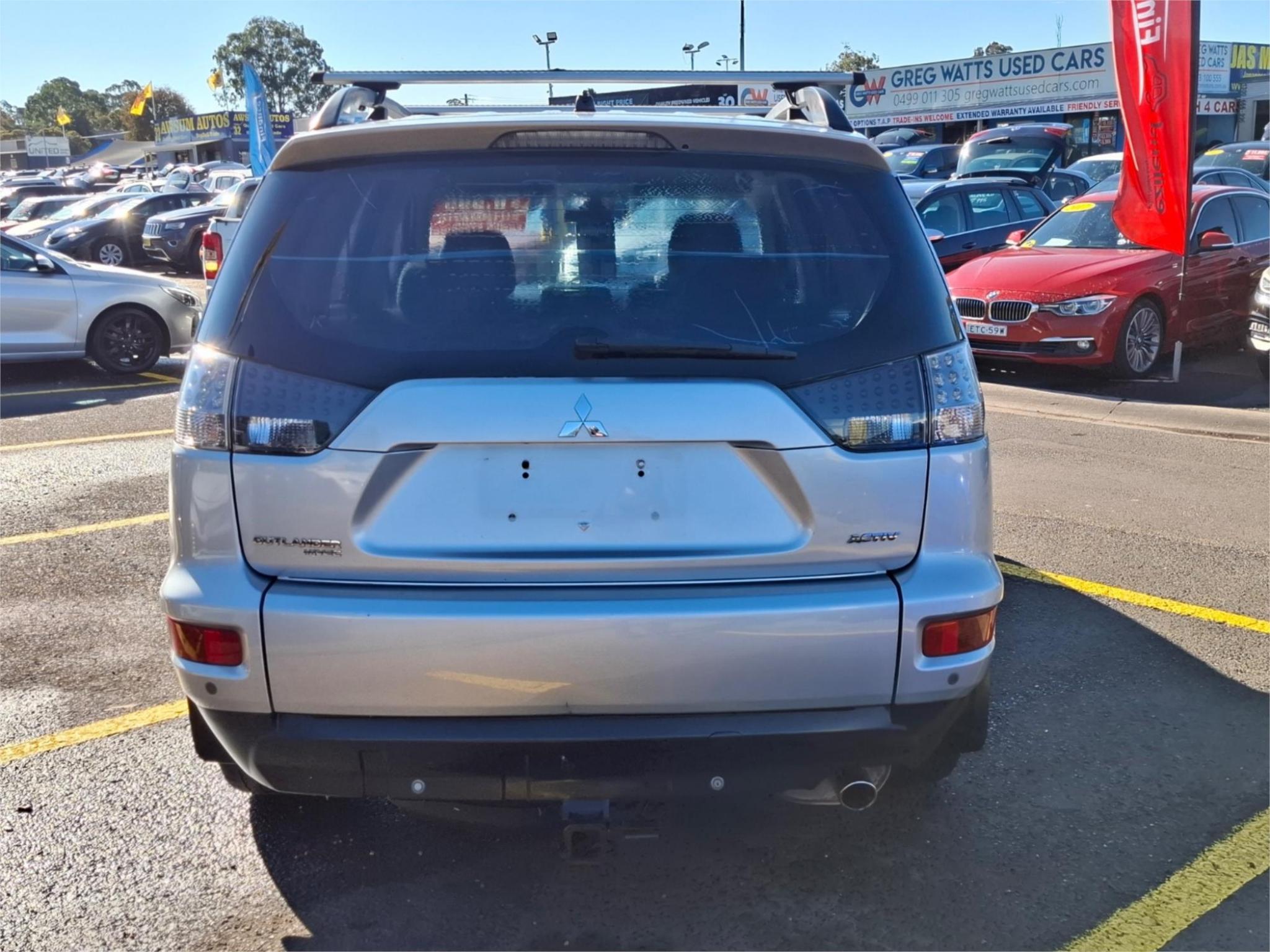 MITSUBISHI OUTLANDER