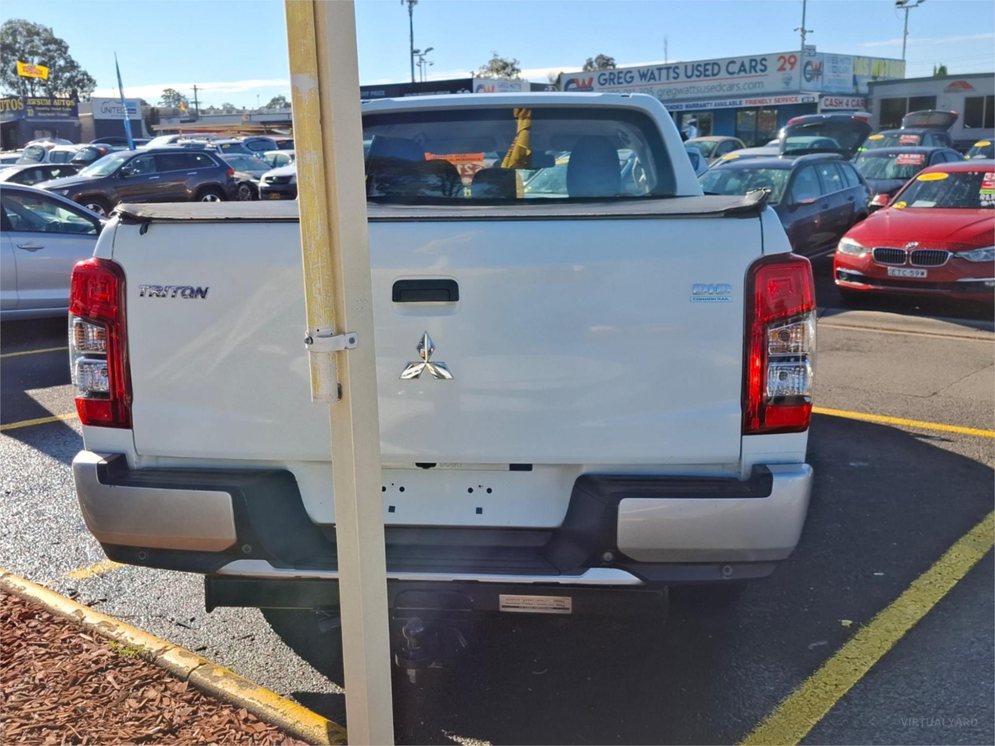 MITSUBISHI TRITON