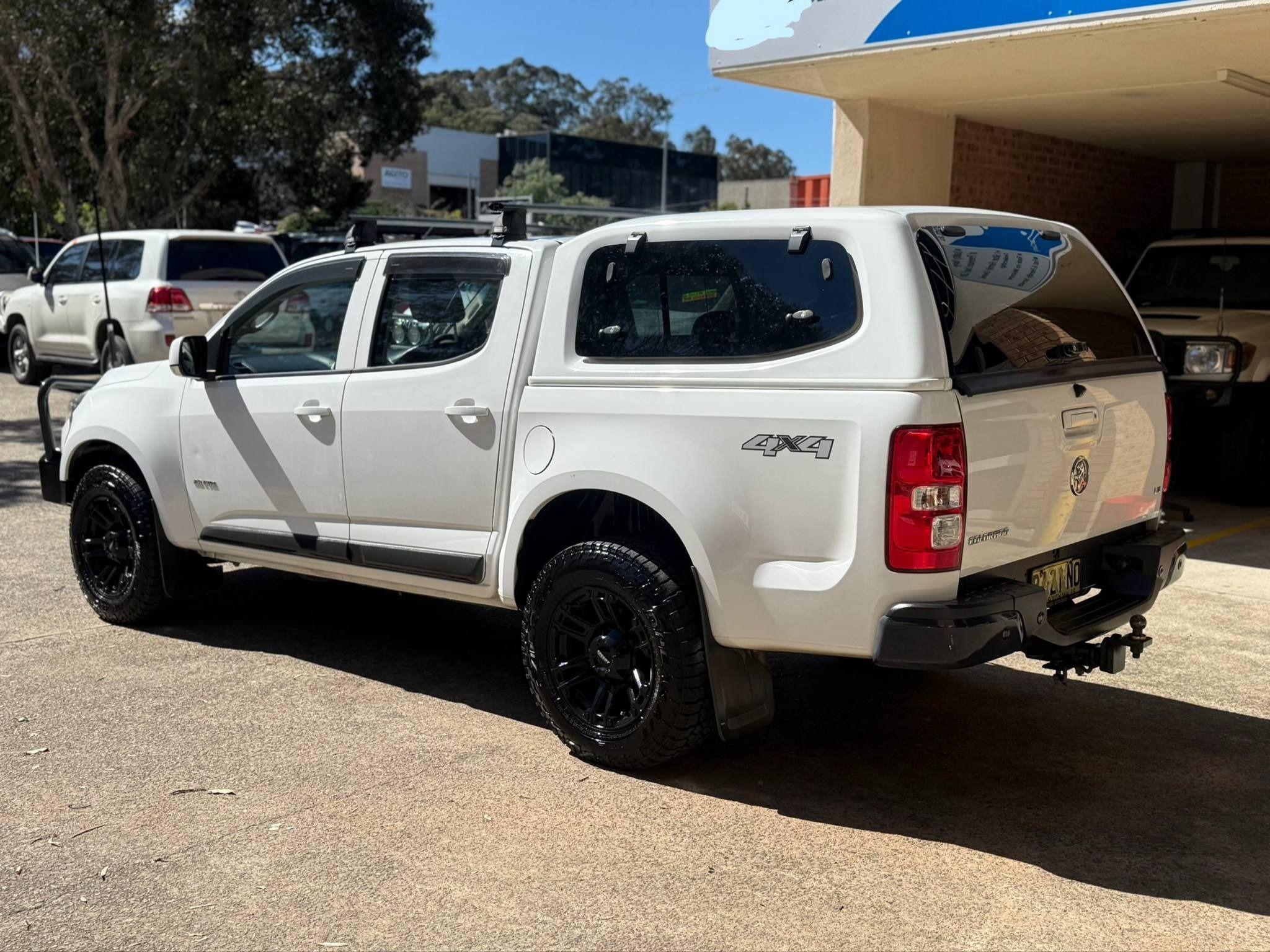 HOLDEN COLORADO