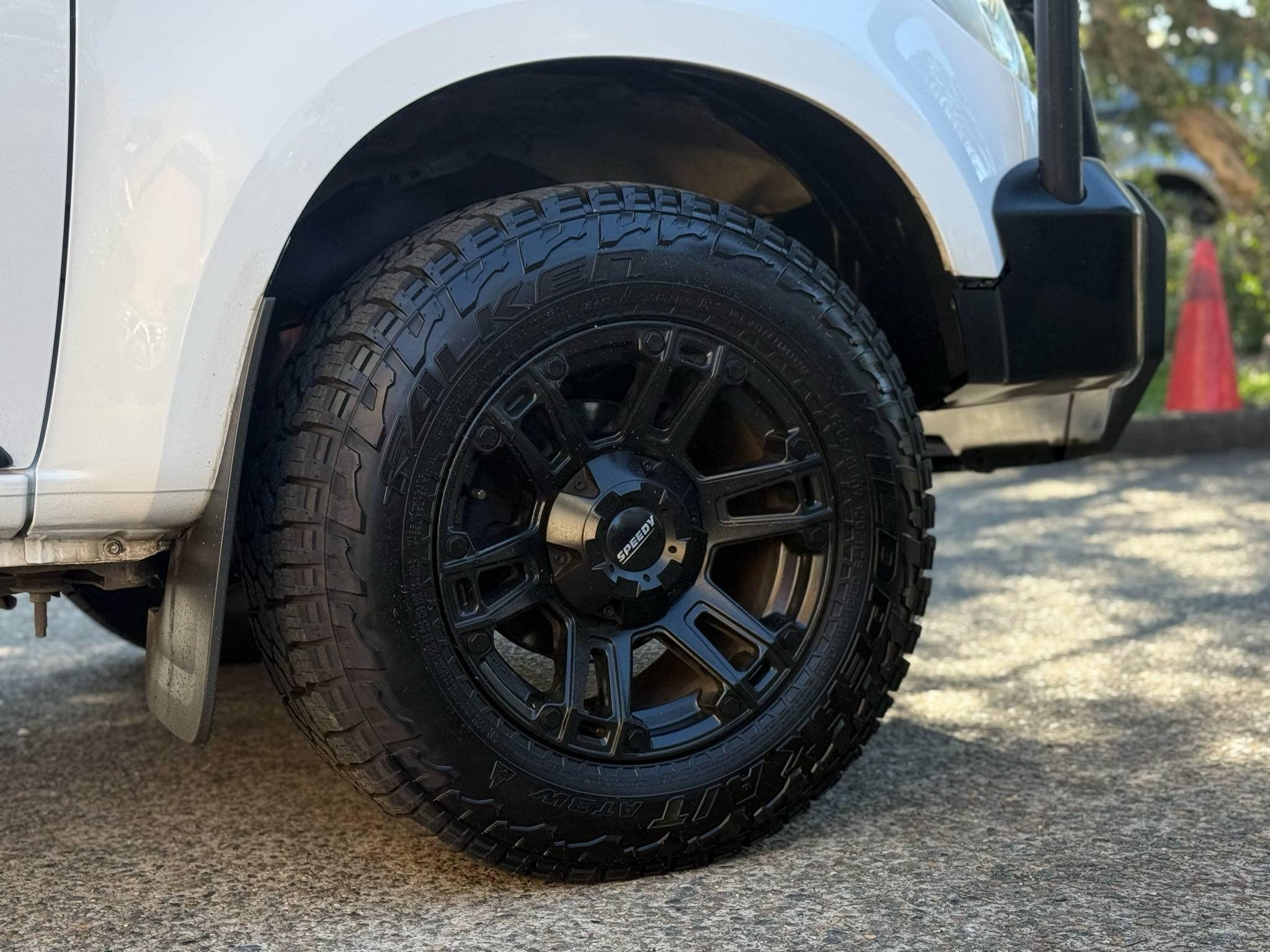 HOLDEN COLORADO