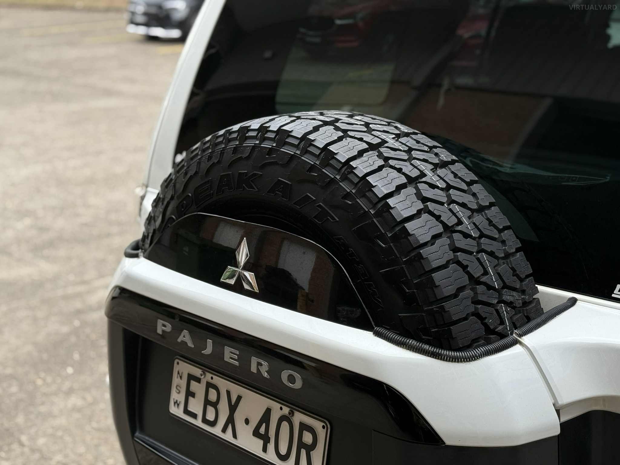 MITSUBISHI PAJERO
