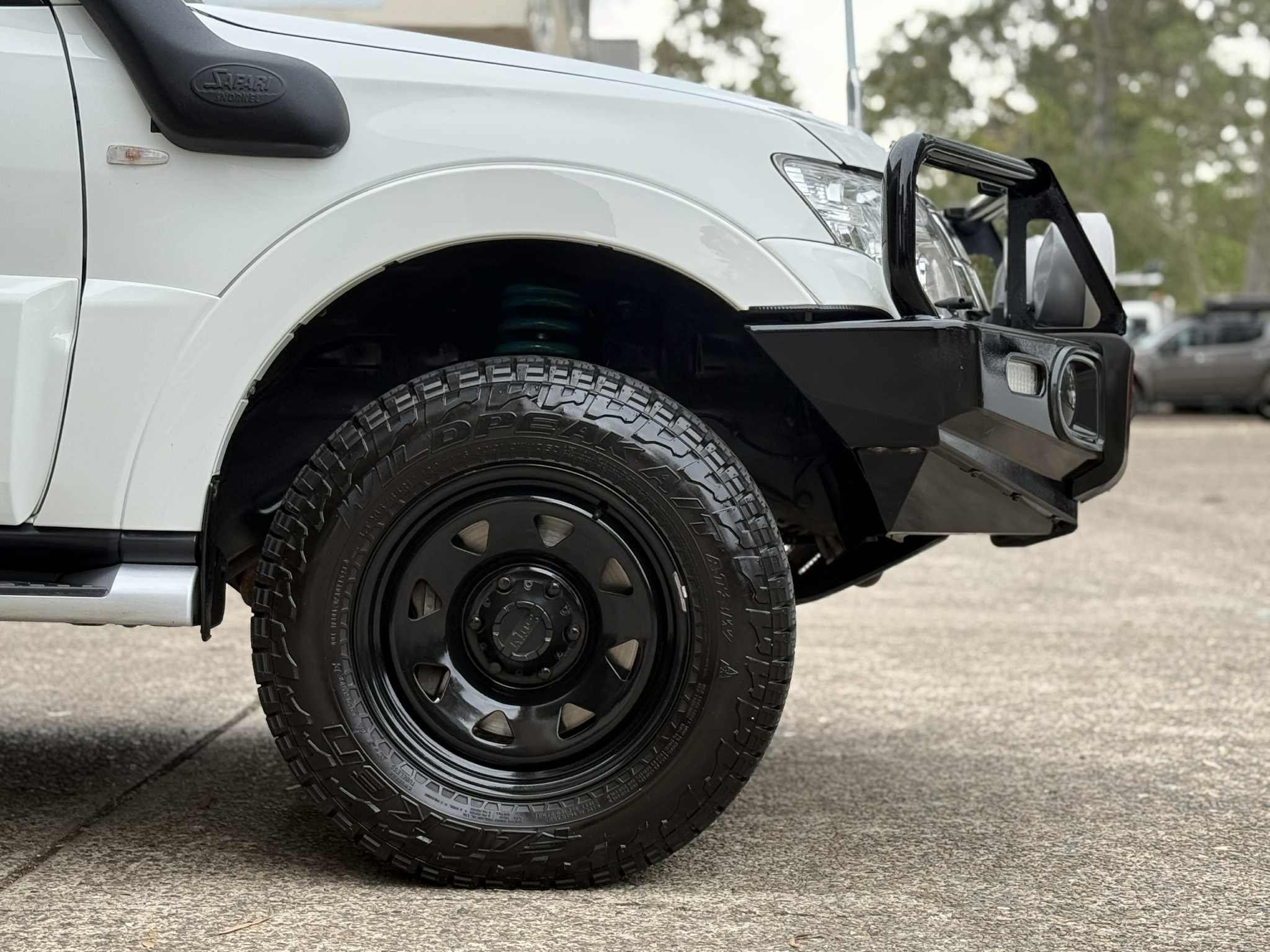 MITSUBISHI PAJERO