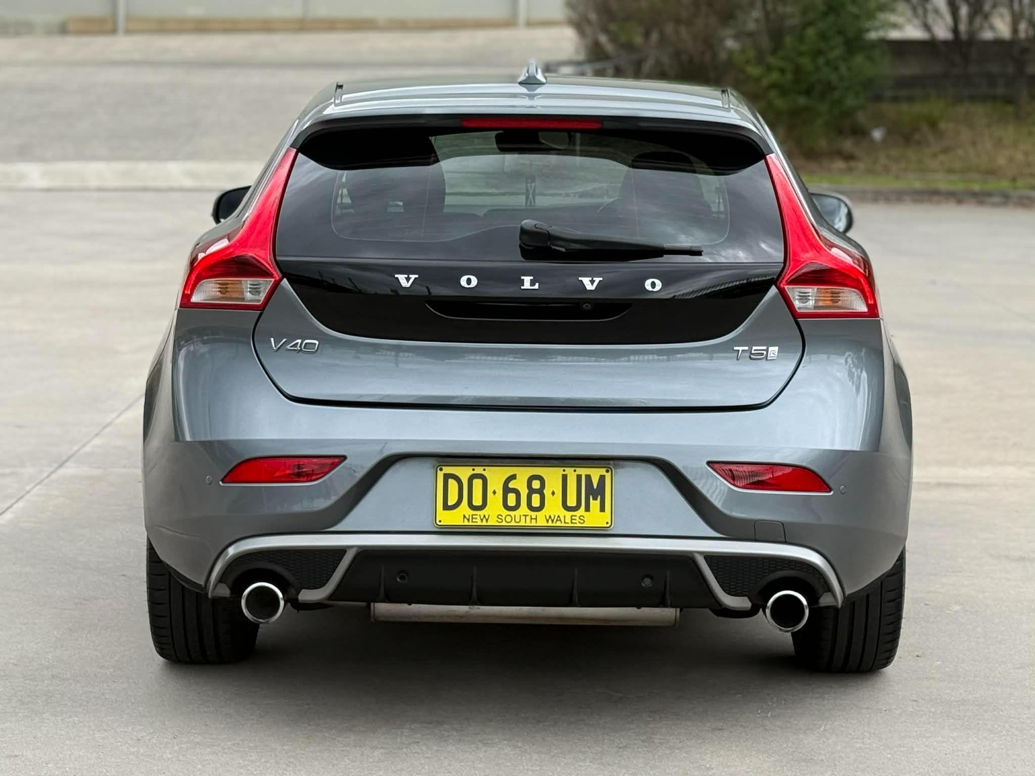 VOLVO V40