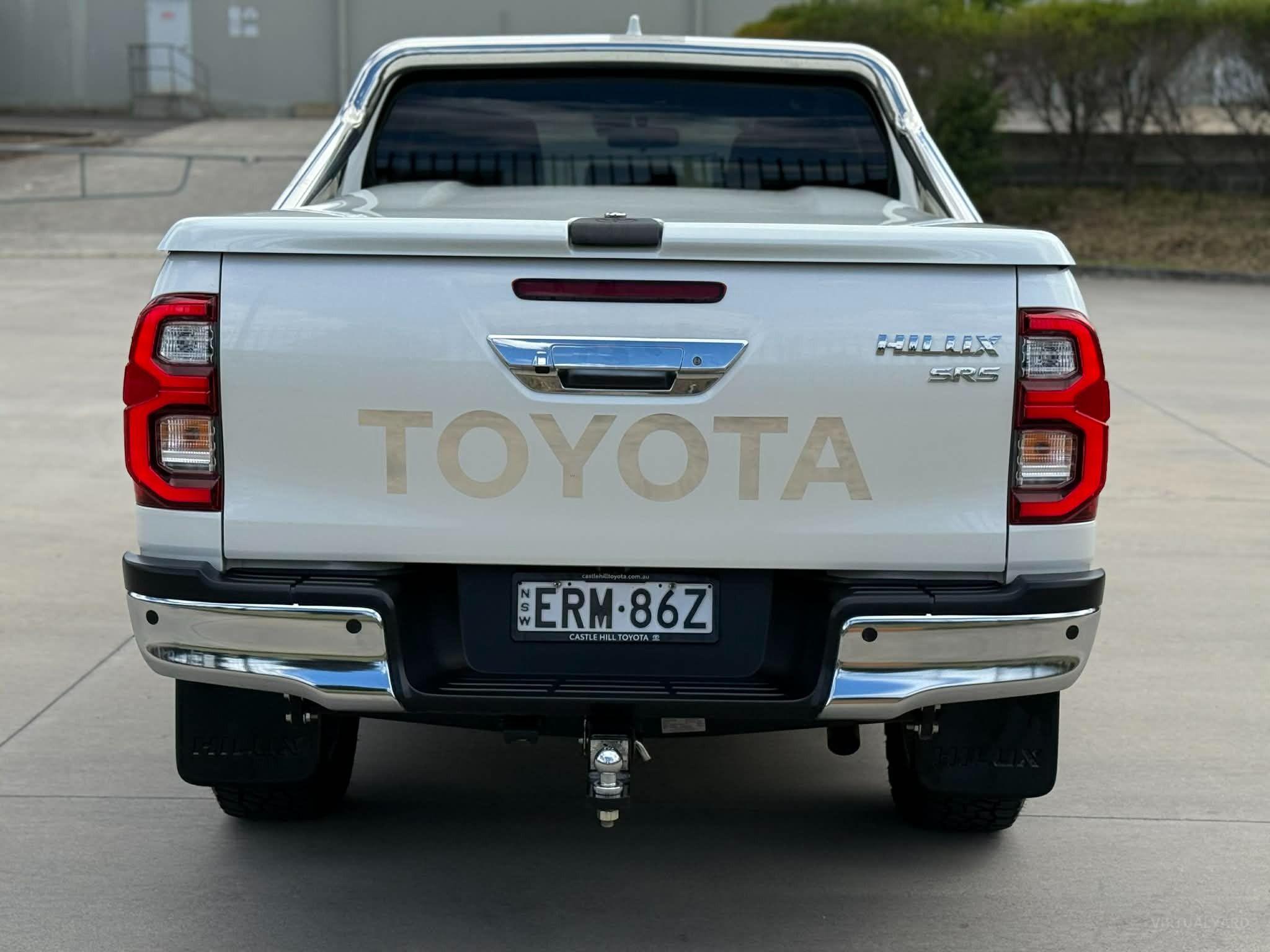 TOYOTA HILUX