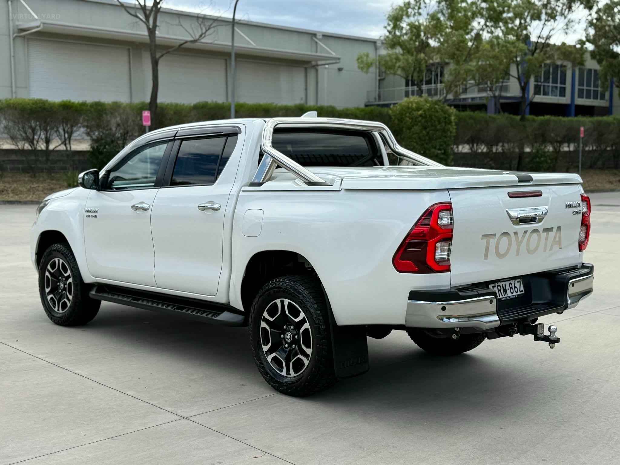 TOYOTA HILUX