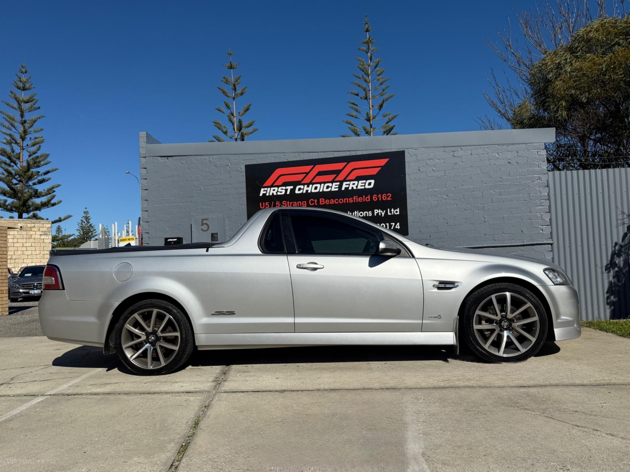 HOLDEN COMMODORE