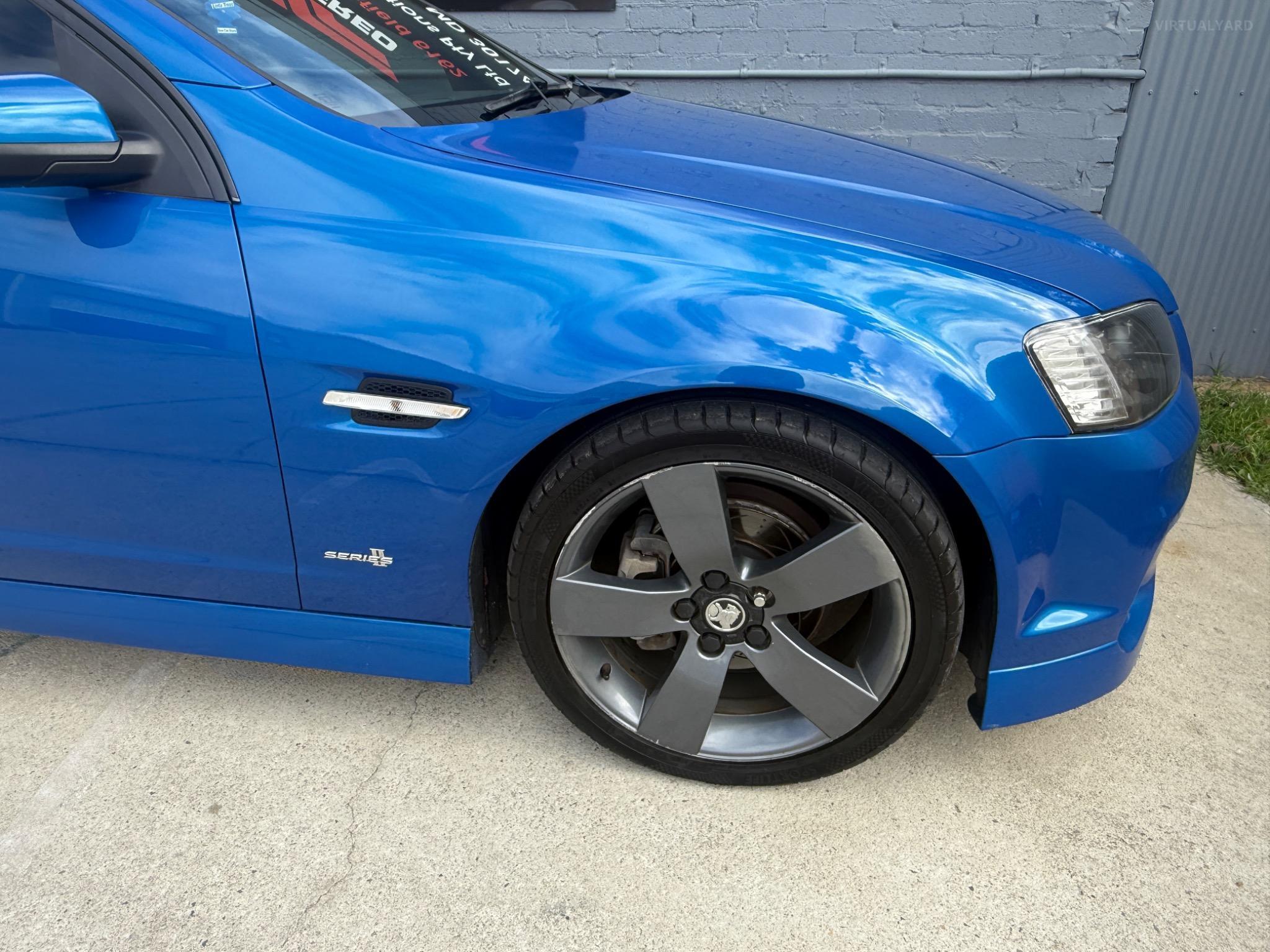 HOLDEN COMMODORE