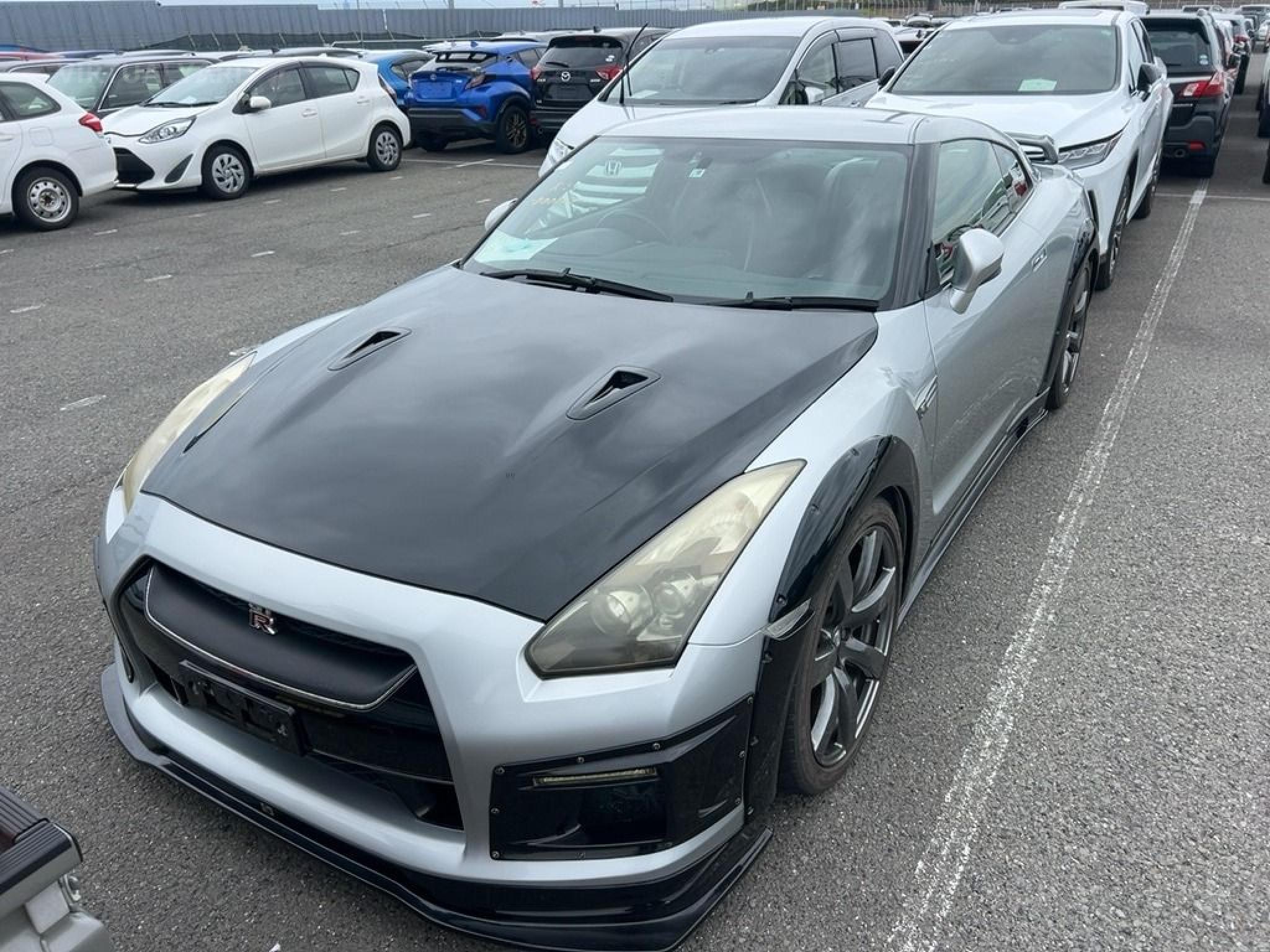 Nissan GT-R