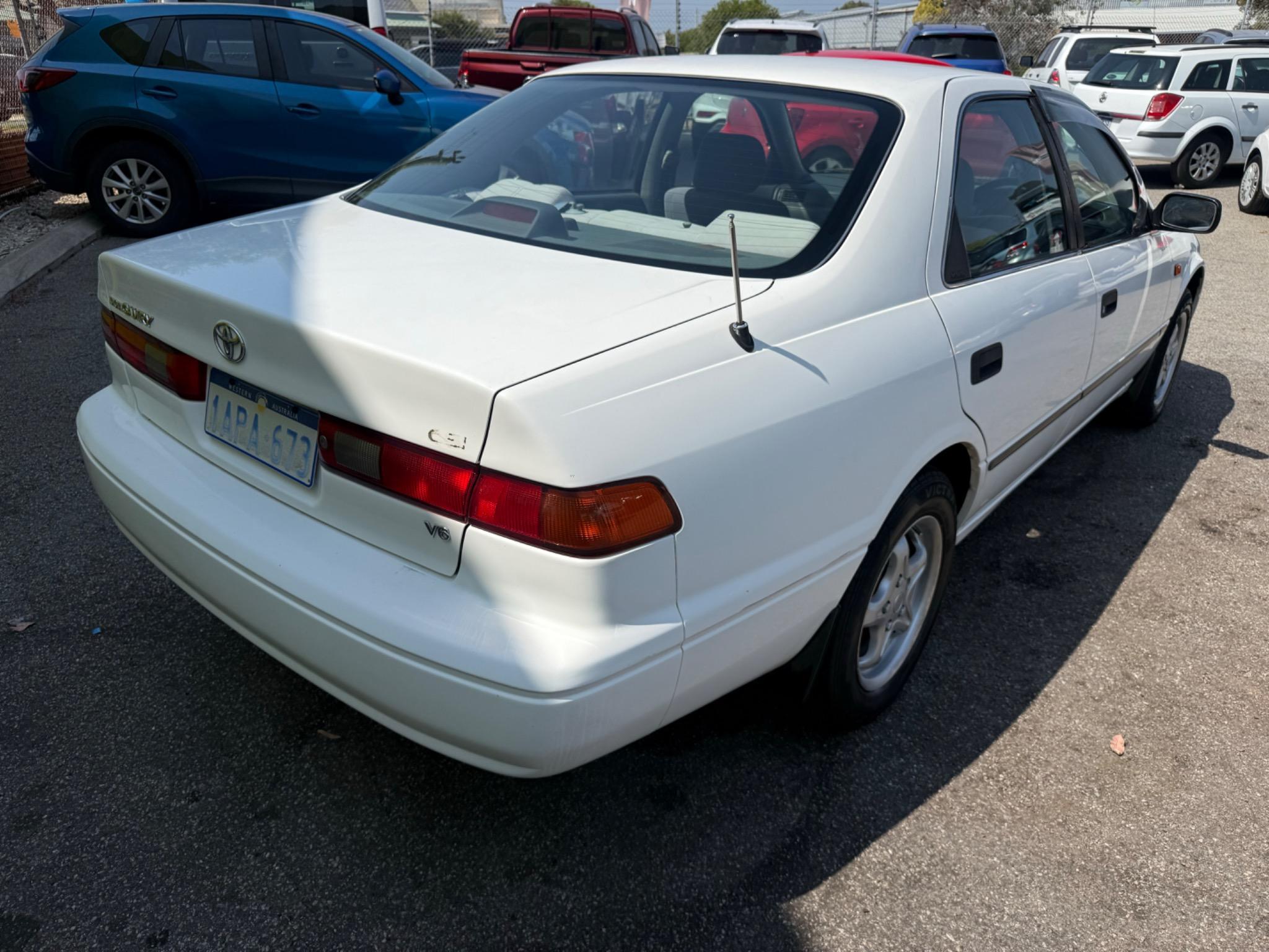 TOYOTA CAMRY