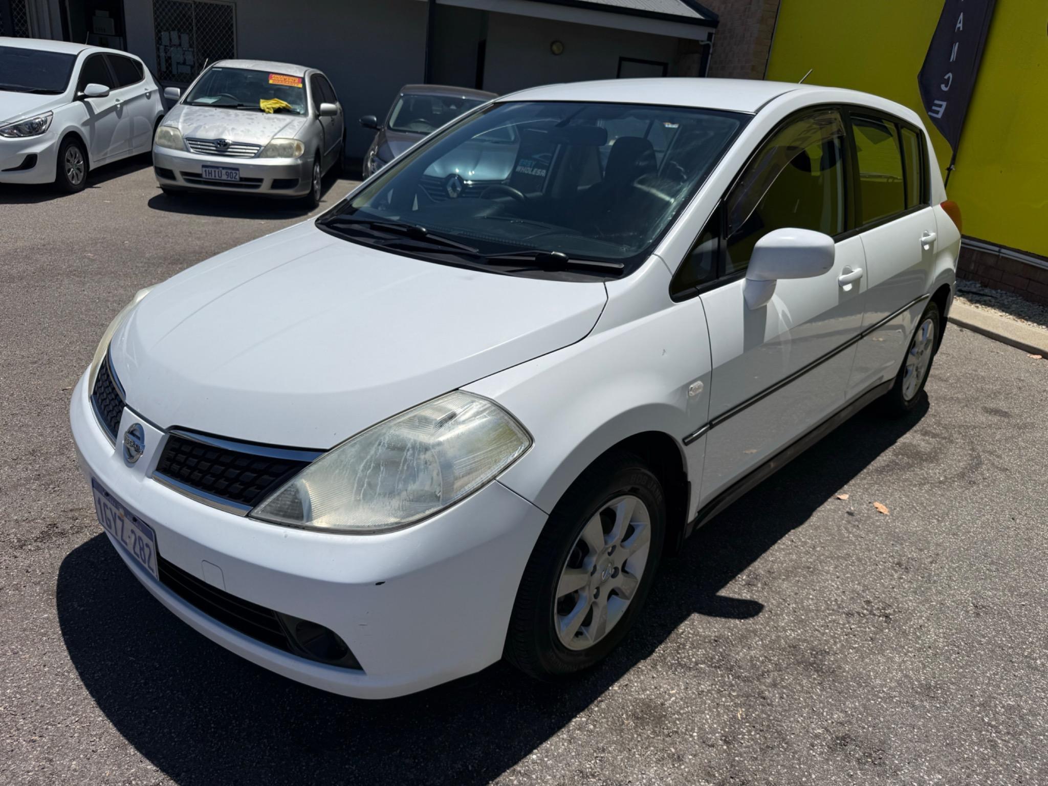 NISSAN TIIDA