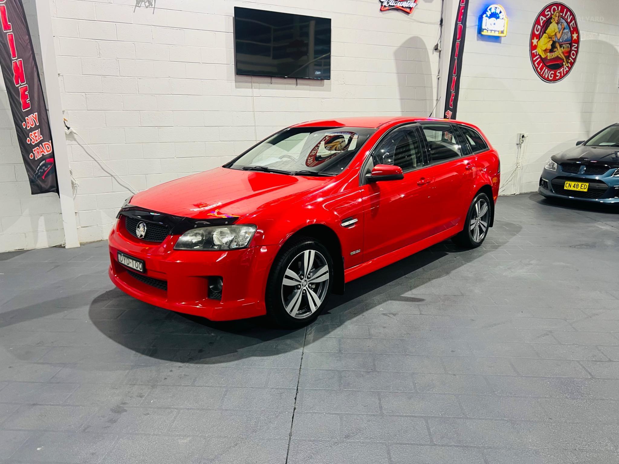 HOLDEN COMMODORE