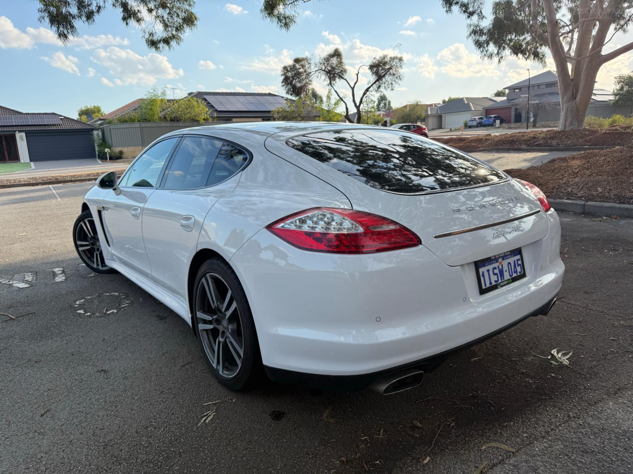 PORSCHE PANAMERA