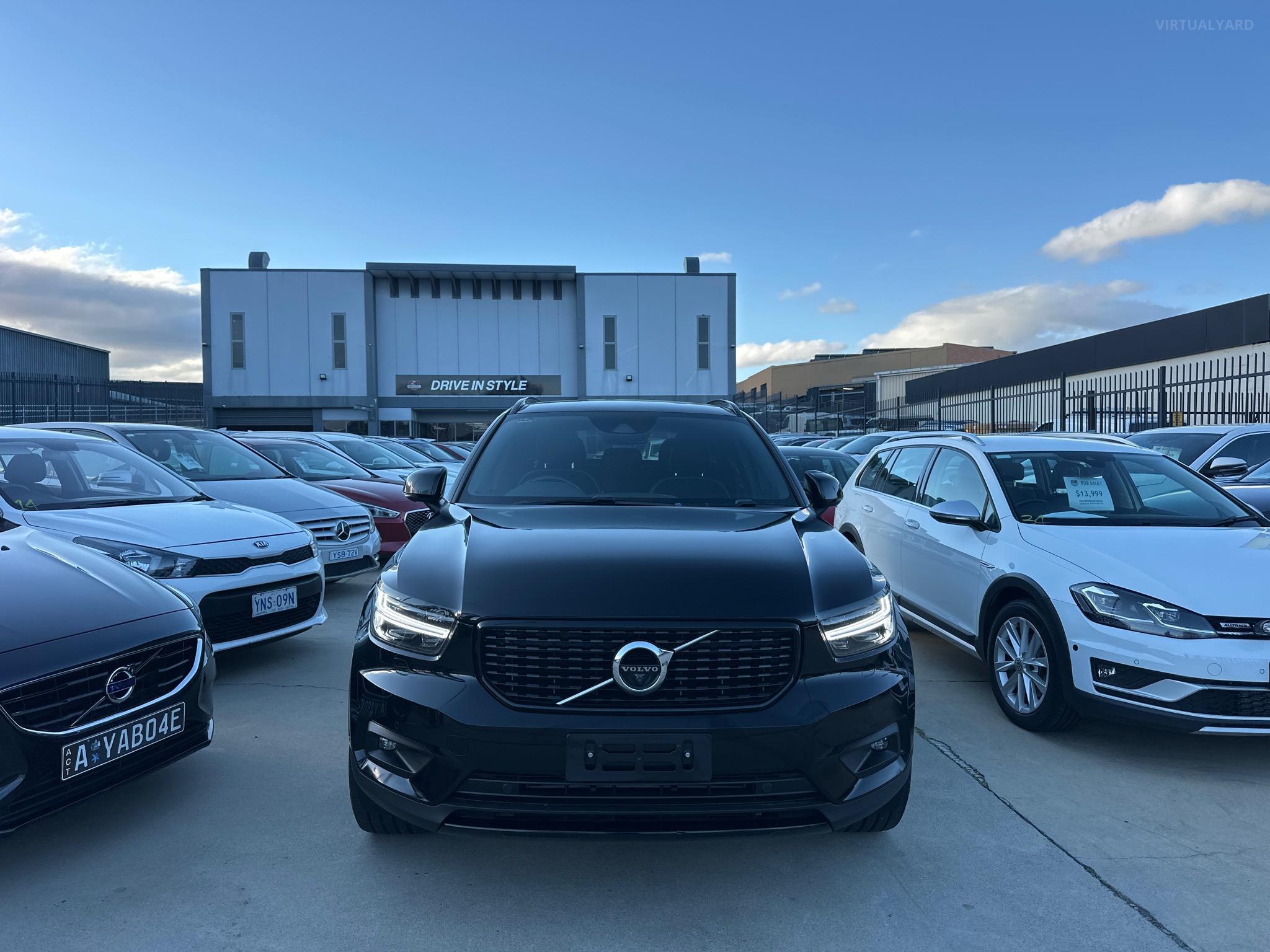 VOLVO XC40
