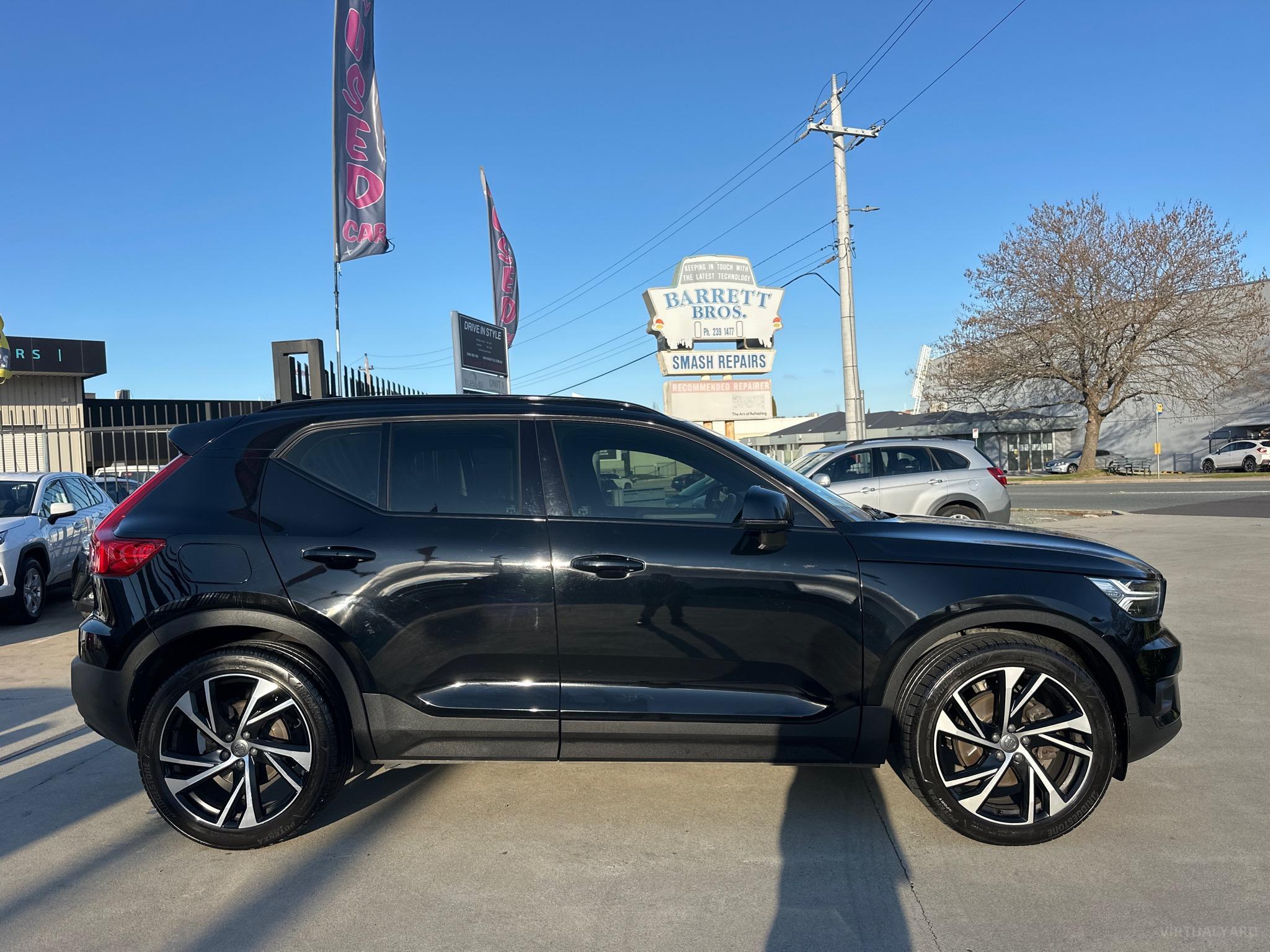 VOLVO XC40