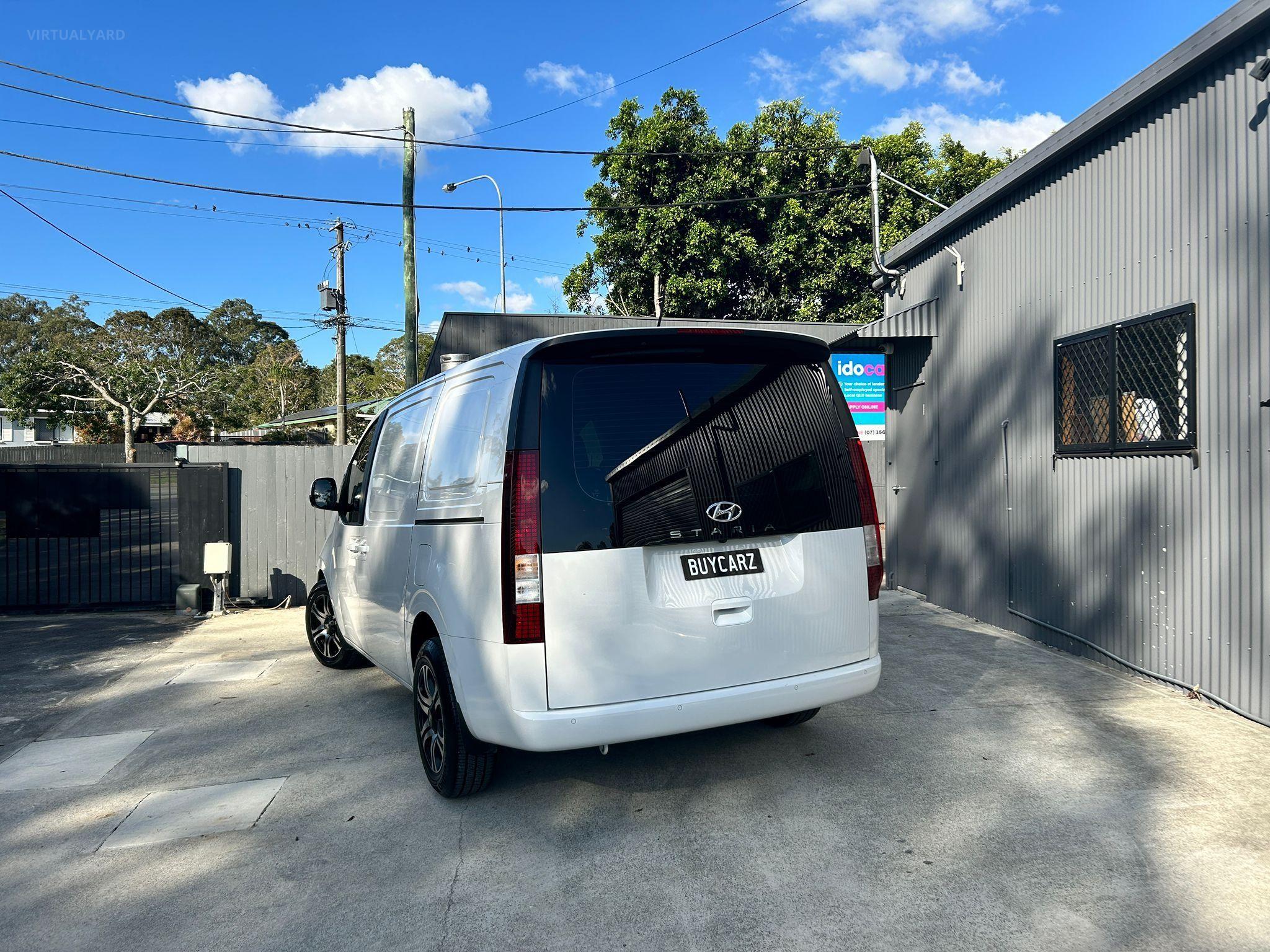 Hyundai STARIA LOAD