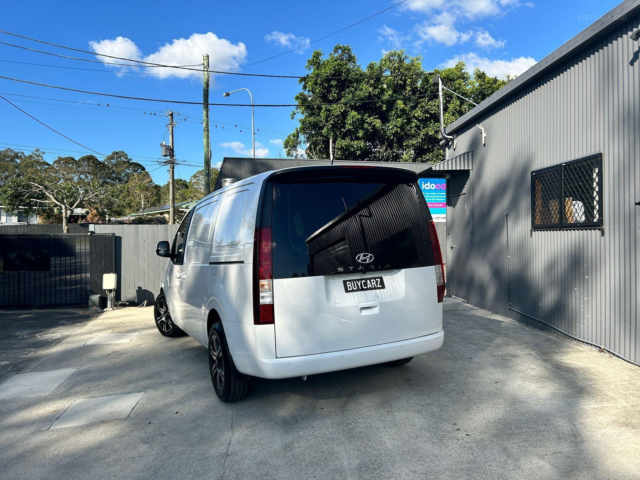 Hyundai STARIA LOAD