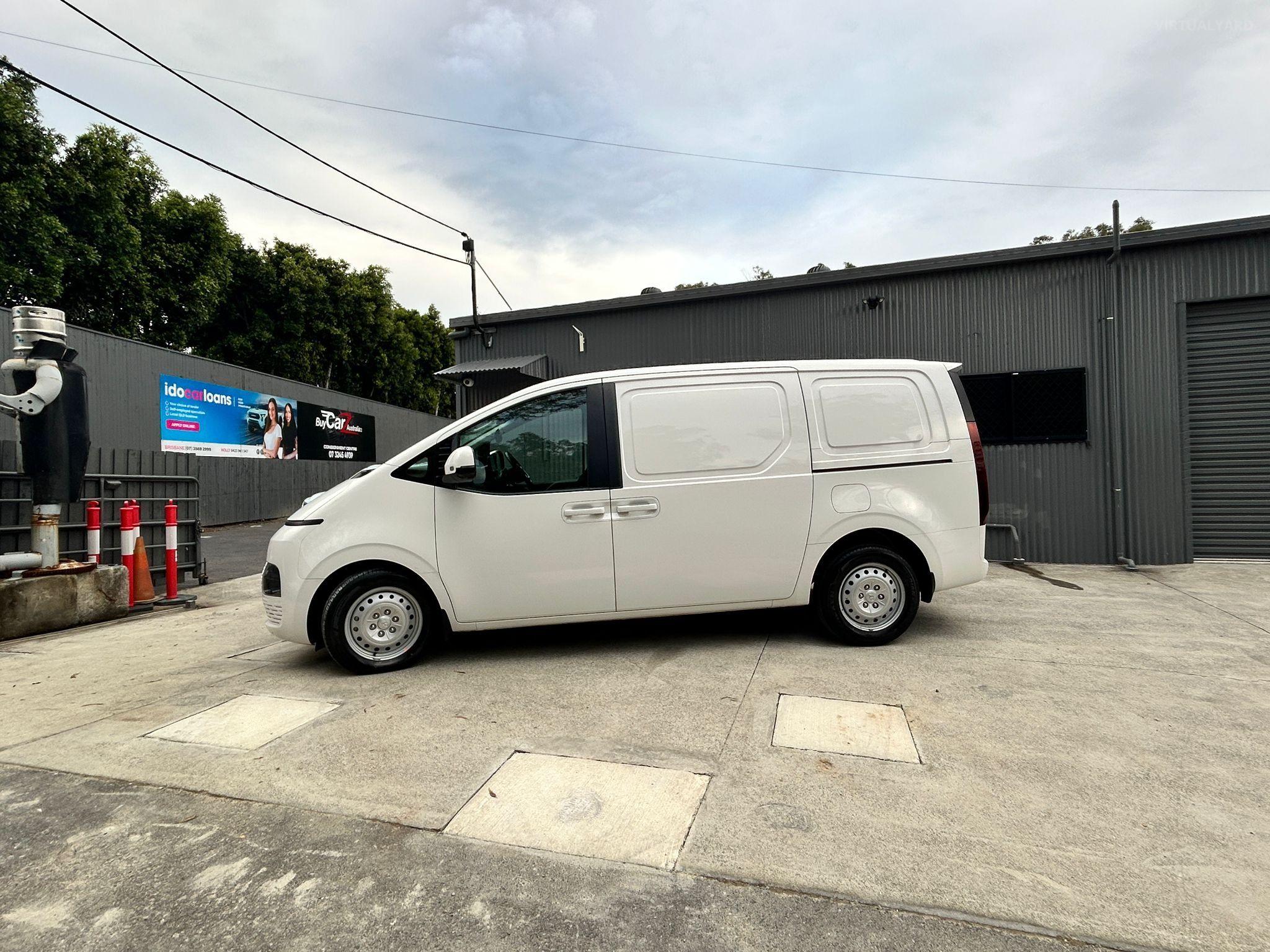 Hyundai STARIA LOAD