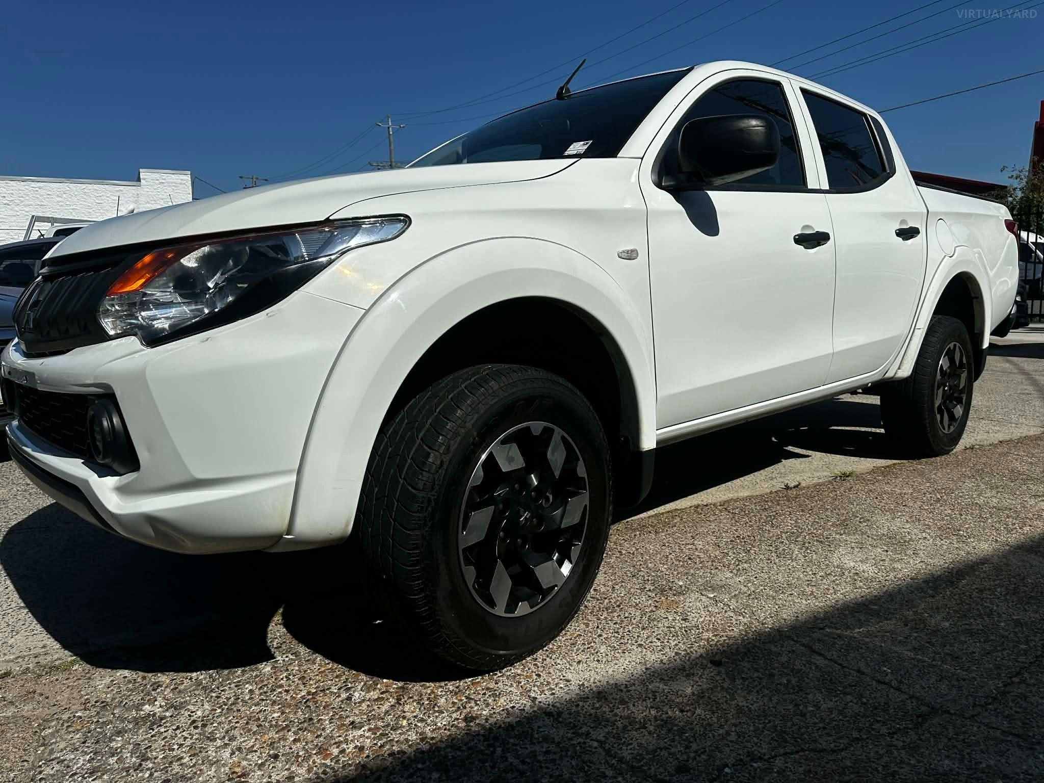 MITSUBISHI TRITON