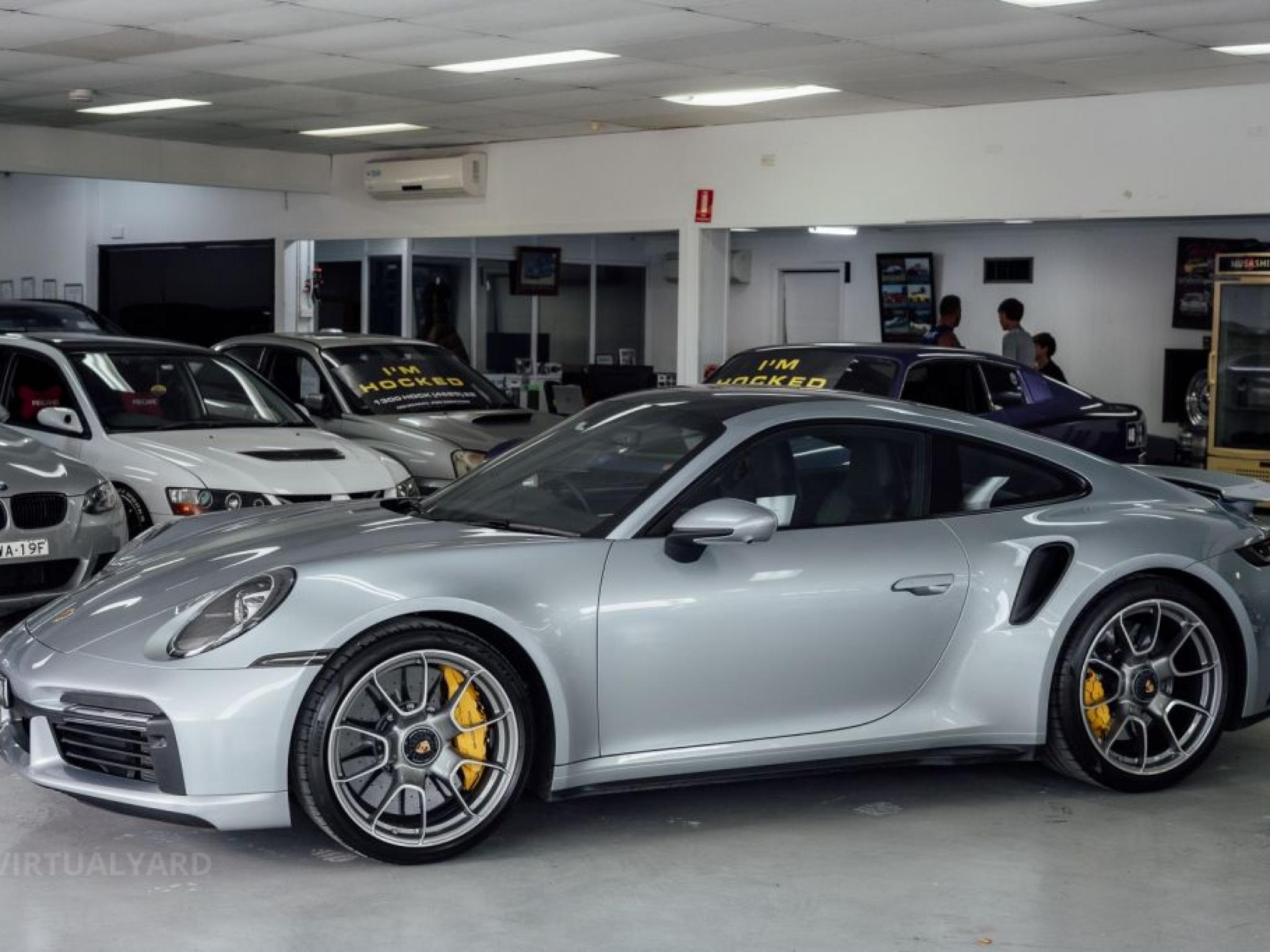 PORSCHE 911