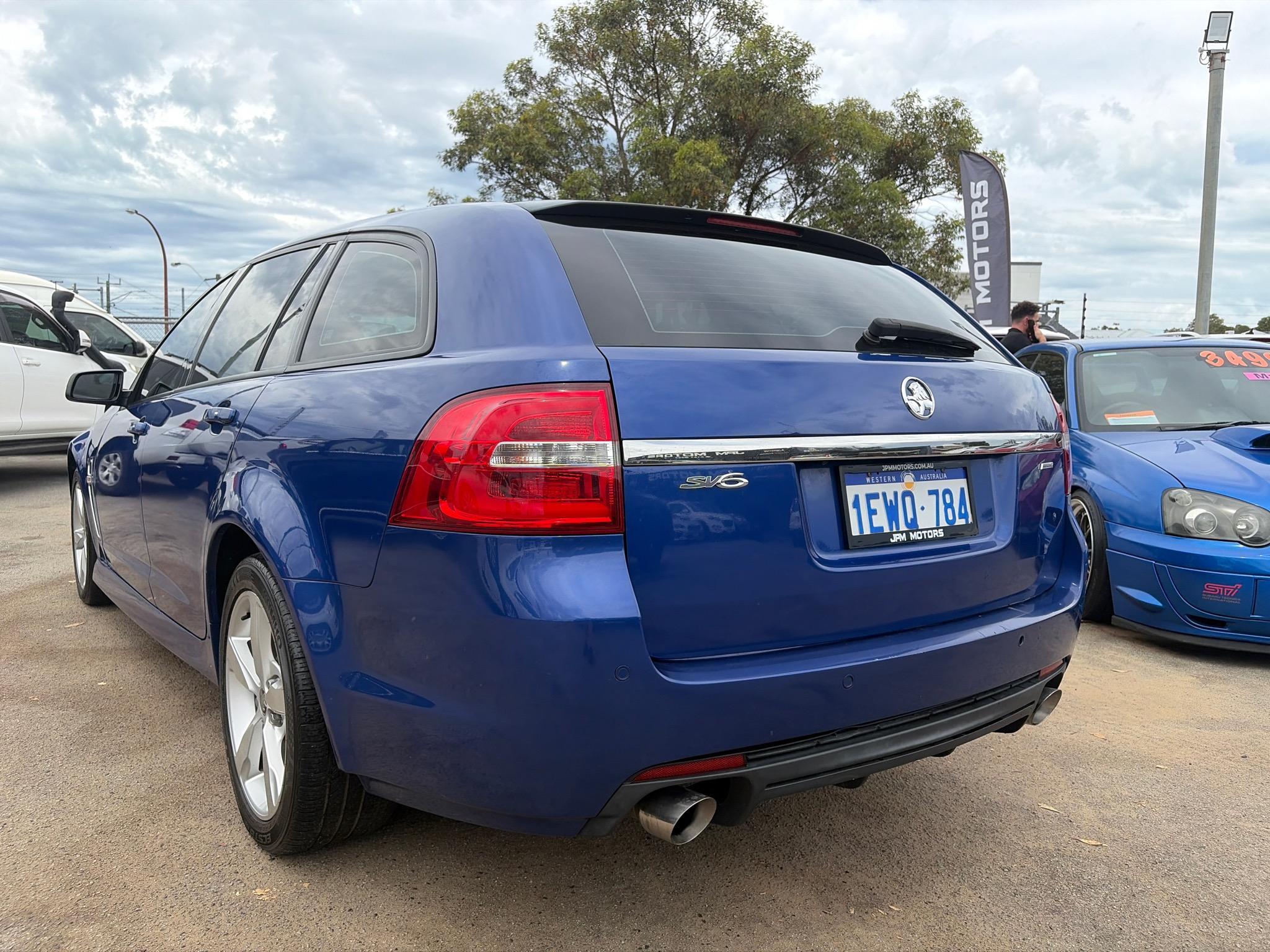 HOLDEN COMMODORE