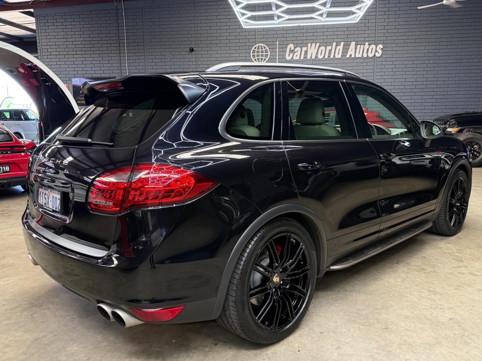 PORSCHE CAYENNE