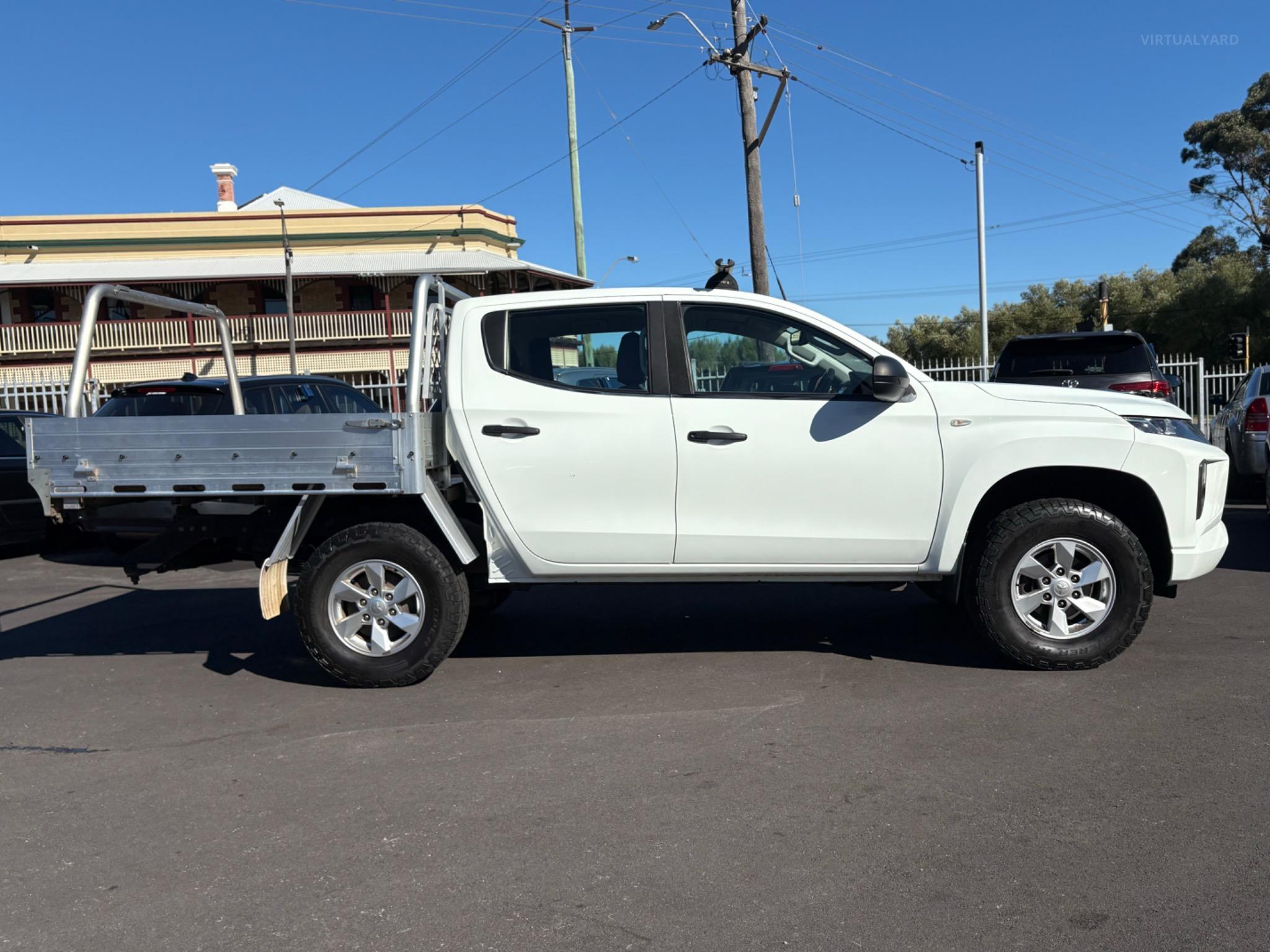 MITSUBISHI TRITON