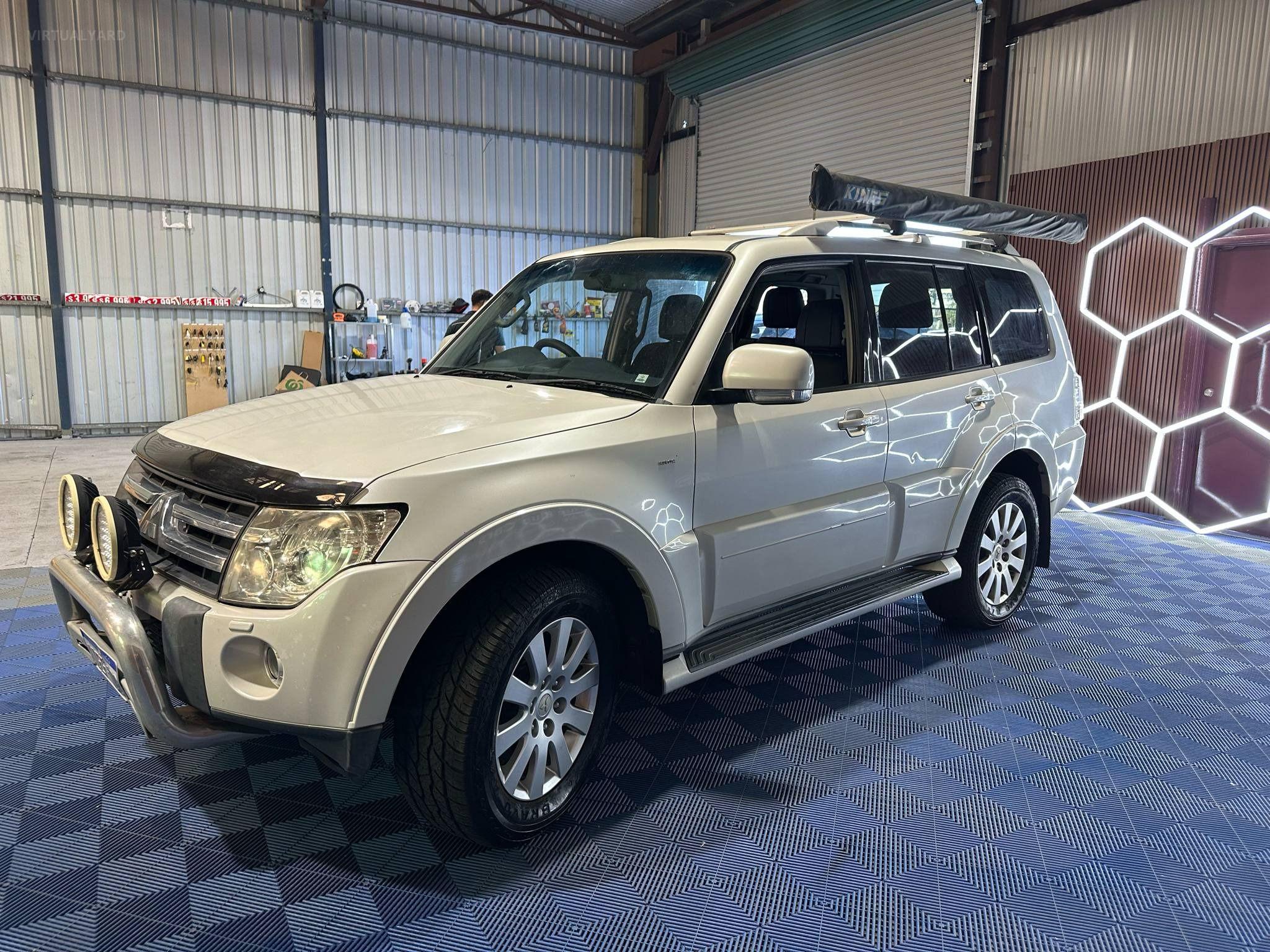 MITSUBISHI PAJERO