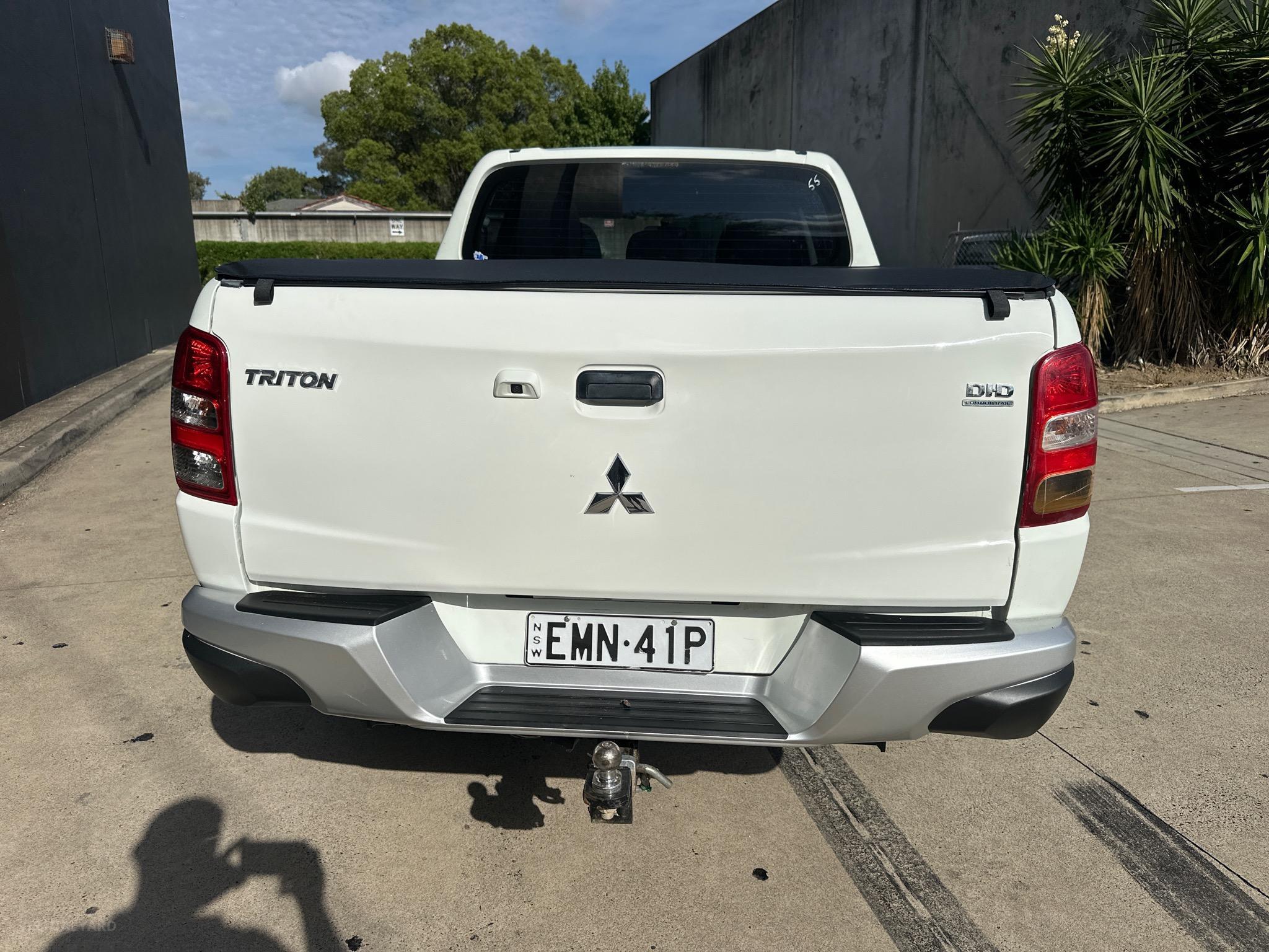 MITSUBISHI TRITON MQ MY17 GLX+ UTILITY DOUBLE CAB 4DR MAN 6SP 4X4 985KG 2.4DT image 17