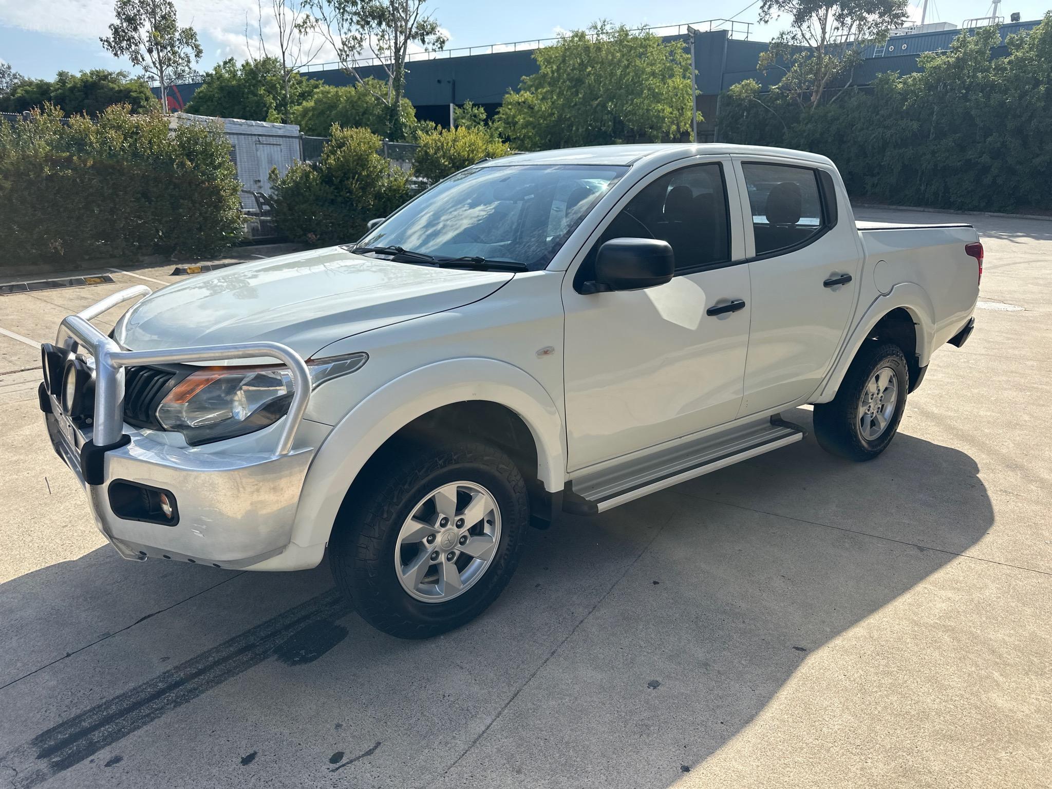 MITSUBISHI TRITON MQ MY17 GLX+ UTILITY DOUBLE CAB 4DR MAN 6SP 4X4 985KG 2.4DT image 21