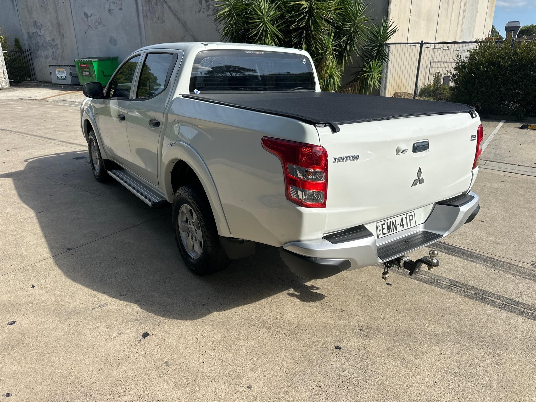 MITSUBISHI TRITON MQ MY17 GLX+ UTILITY DOUBLE CAB 4DR MAN 6SP 4X4 985KG 2.4DT image 4