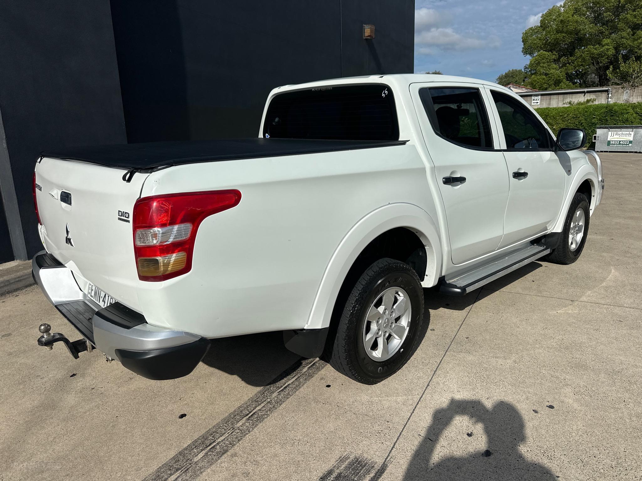 MITSUBISHI TRITON MQ MY17 GLX+ UTILITY DOUBLE CAB 4DR MAN 6SP 4X4 985KG 2.4DT image 18