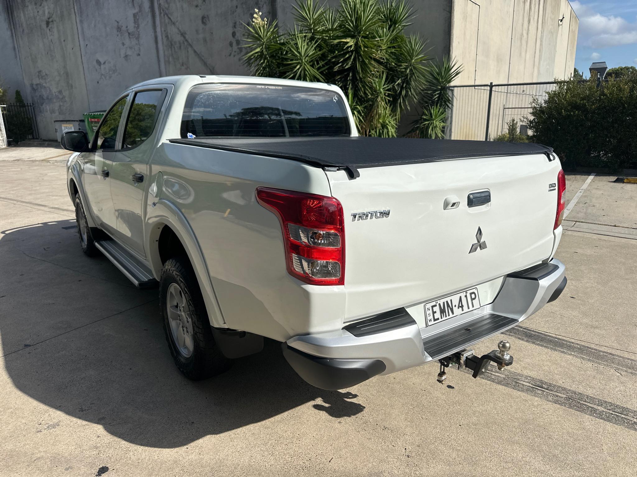MITSUBISHI TRITON MQ MY17 GLX+ UTILITY DOUBLE CAB 4DR MAN 6SP 4X4 985KG 2.4DT image 16