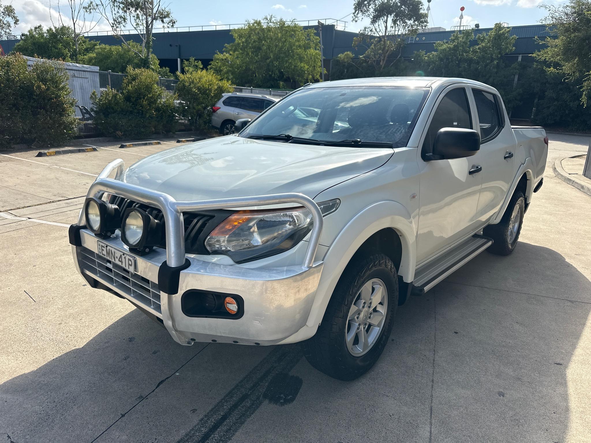 MITSUBISHI TRITON MQ MY17 GLX+ UTILITY DOUBLE CAB 4DR MAN 6SP 4X4 985KG 2.4DT image 6