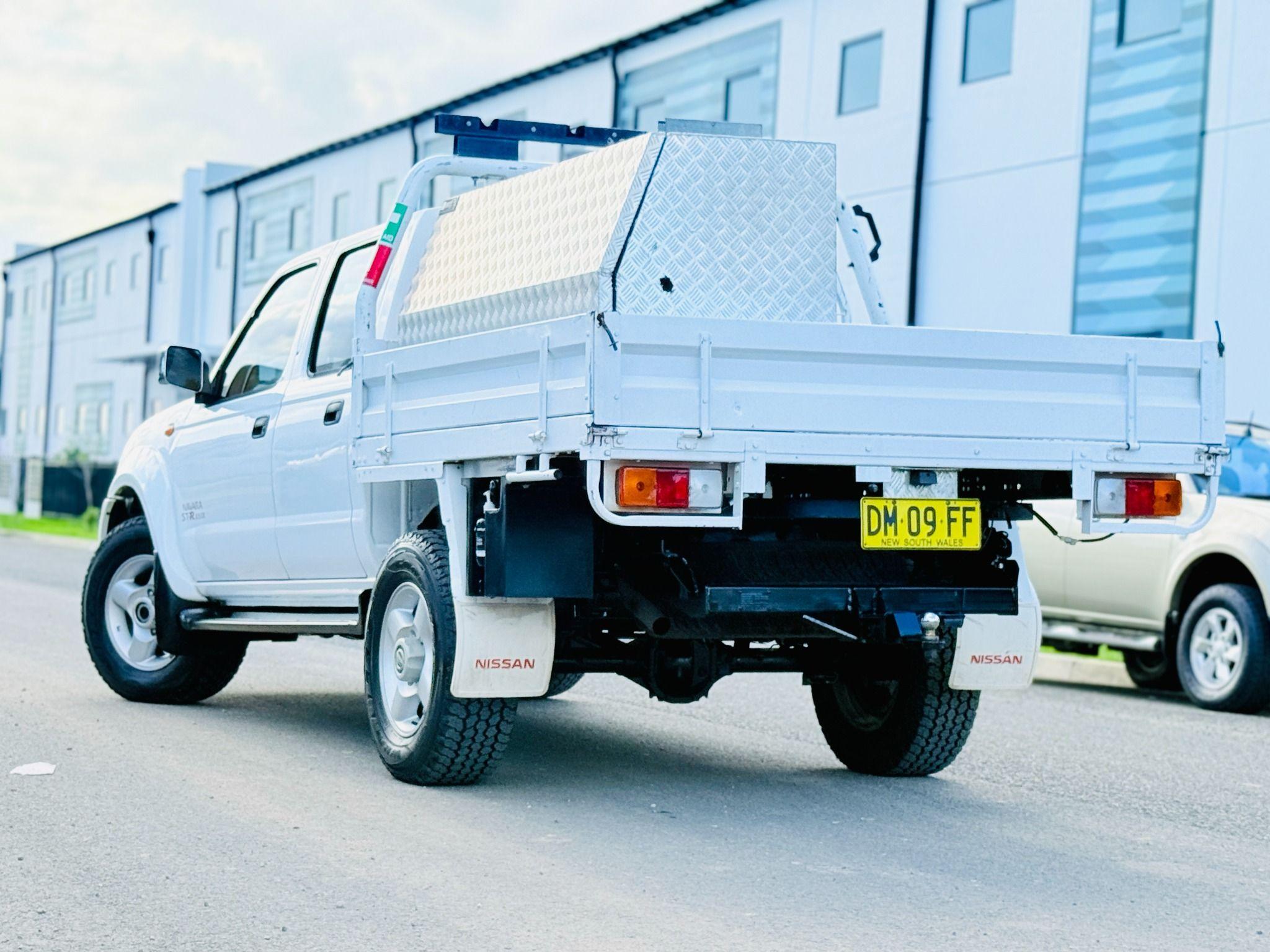 NISSAN NAVARA