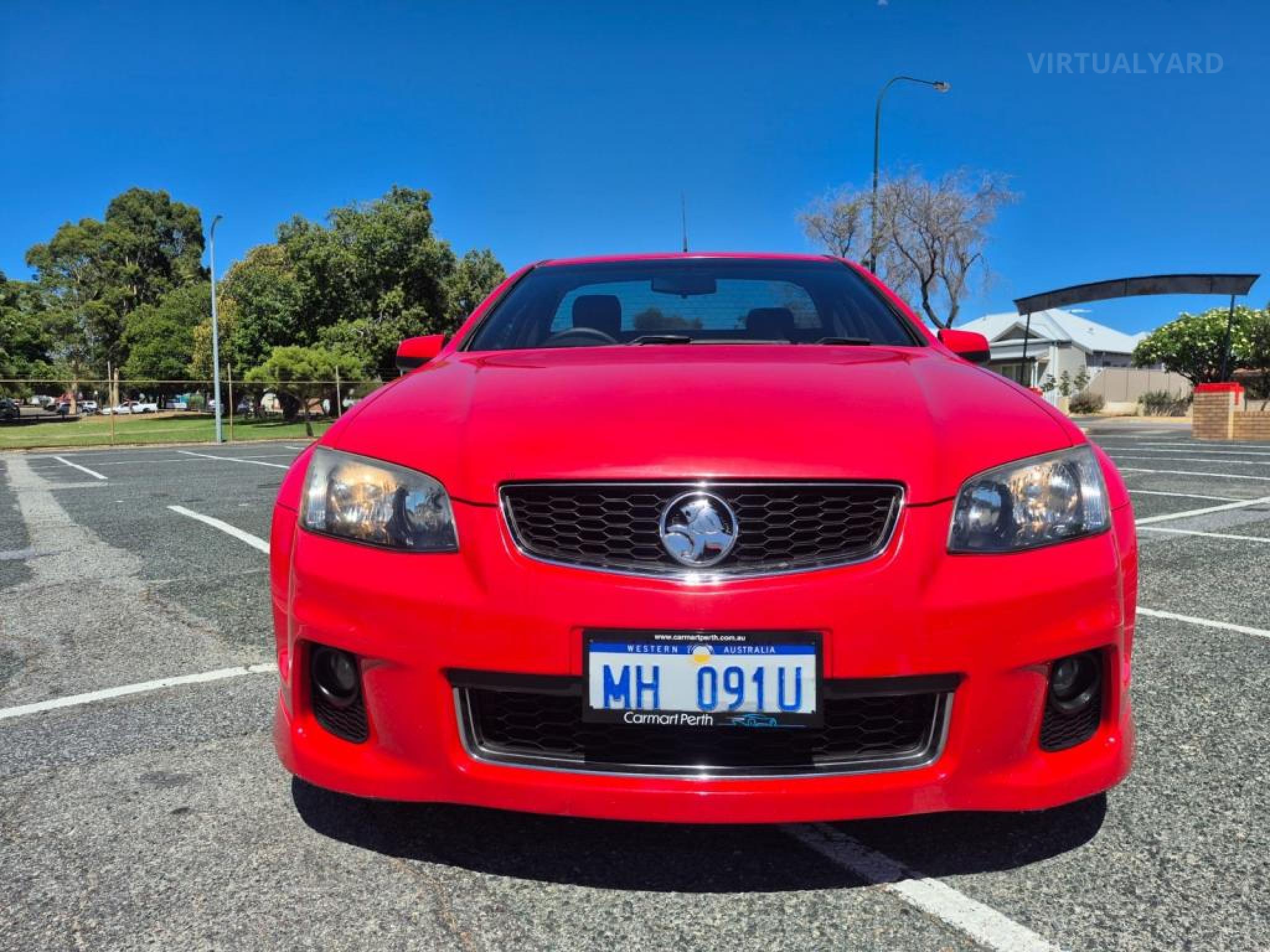 HOLDEN COMMODORE