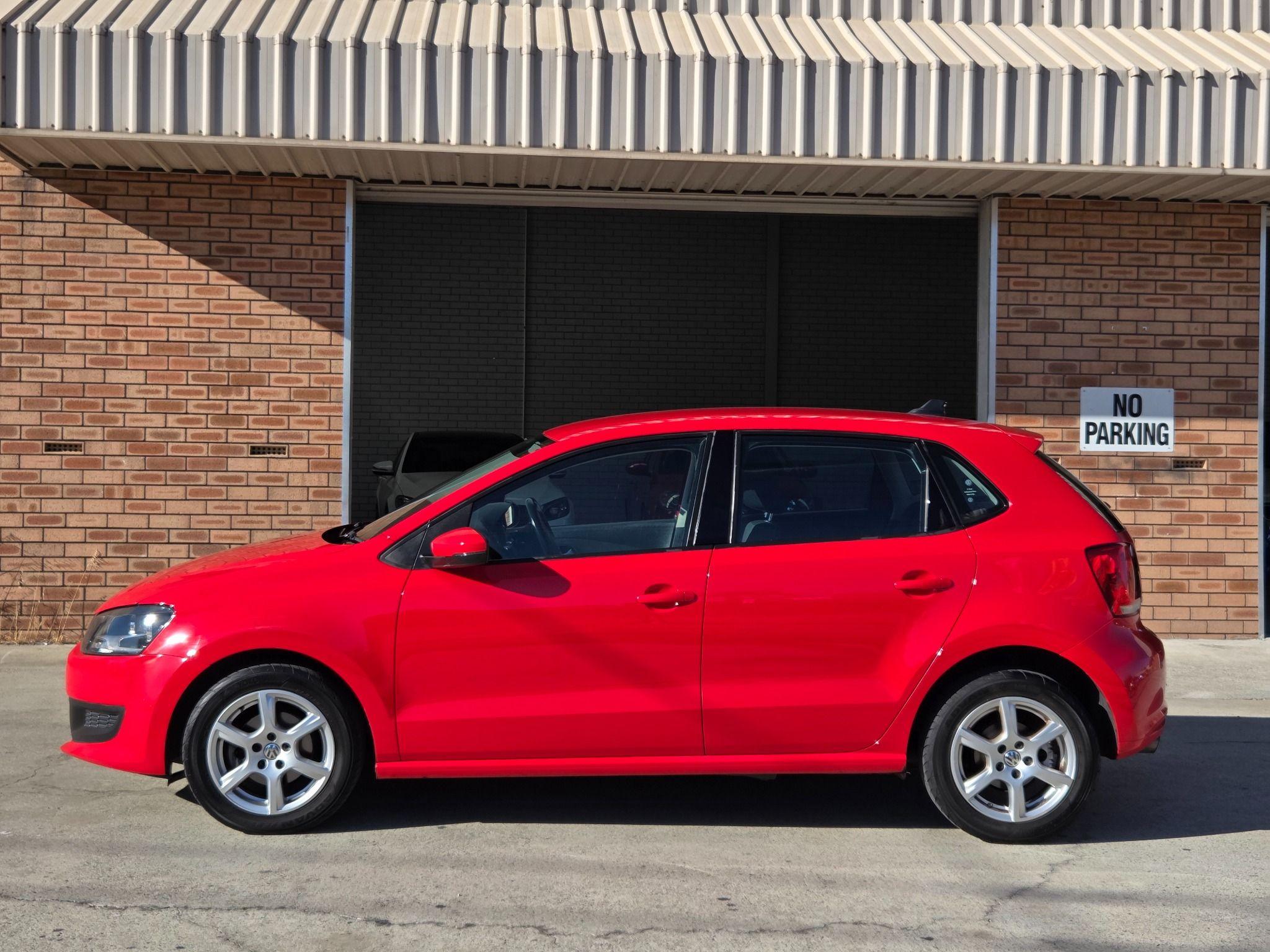VOLKSWAGEN POLO