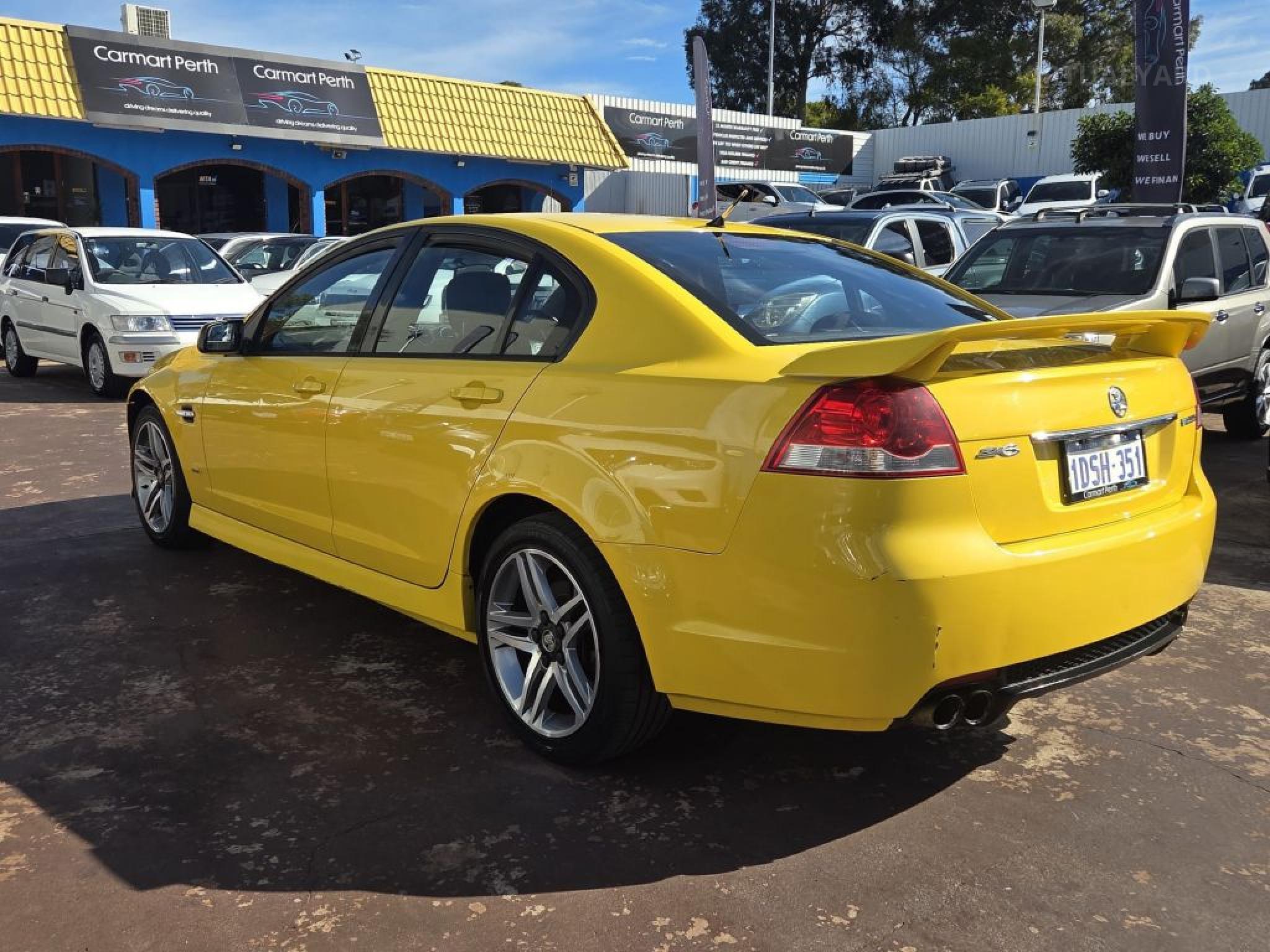 HOLDEN COMMODORE