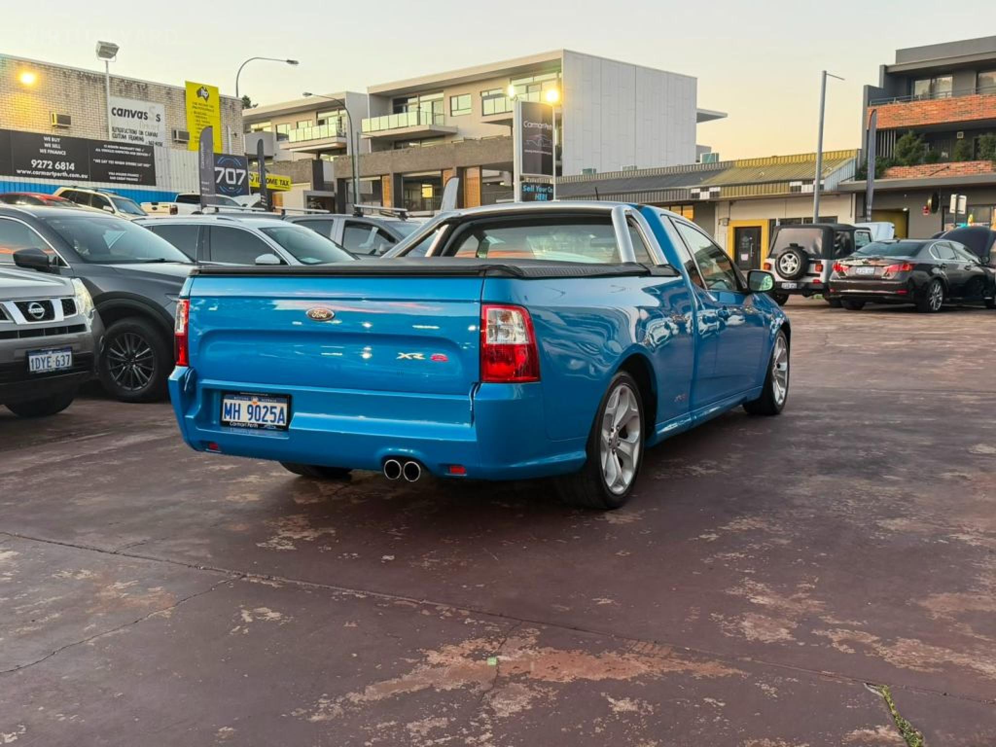 FORD FALCON