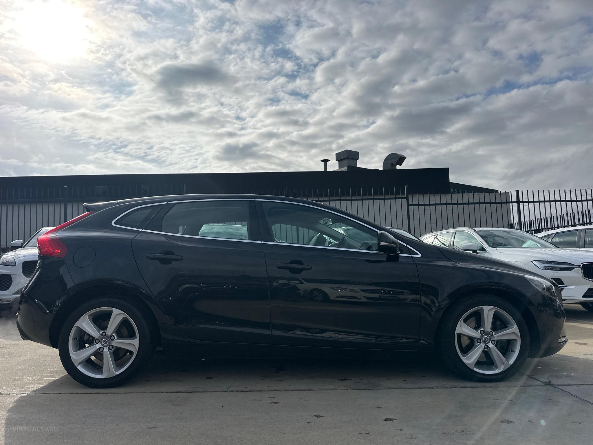 VOLVO V40