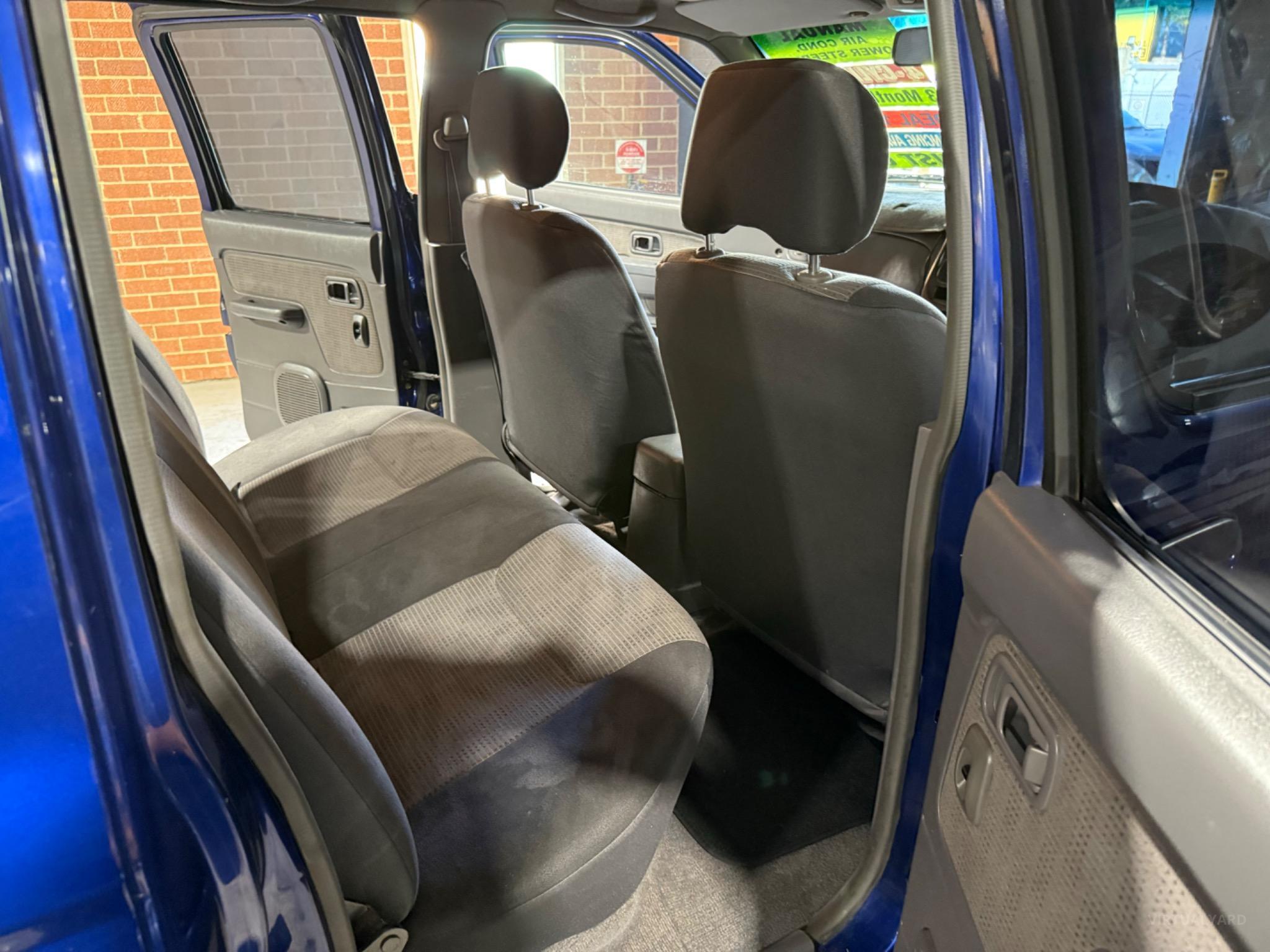 NISSAN NAVARA