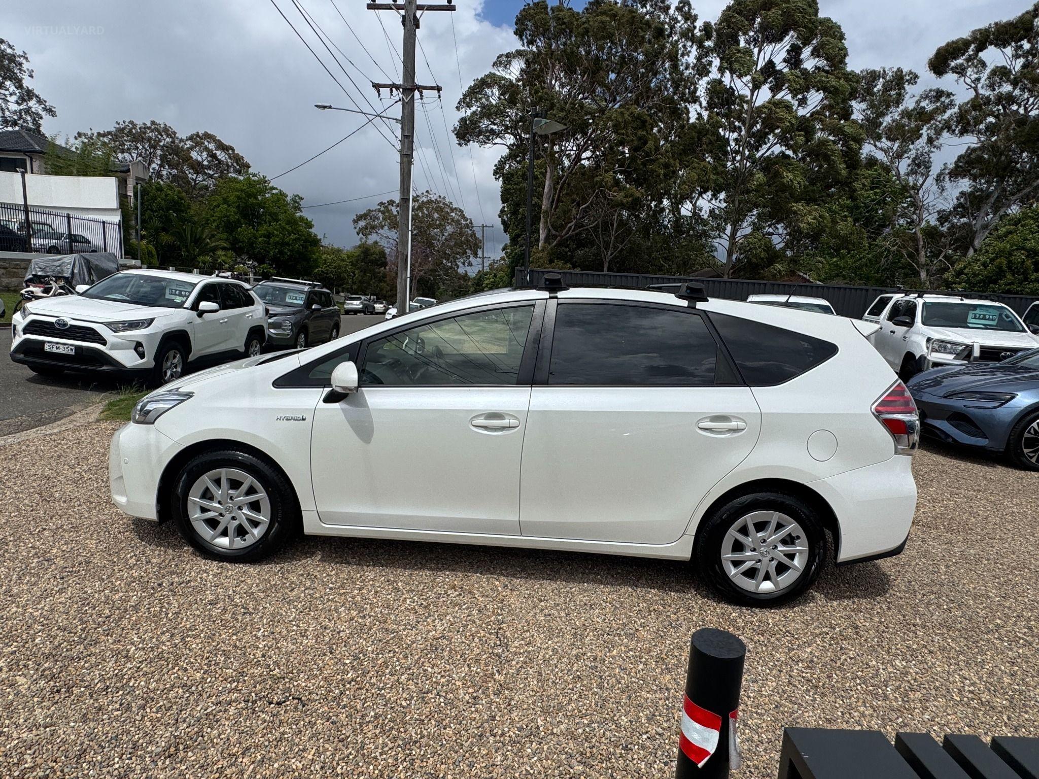 TOYOTA PRIUS V